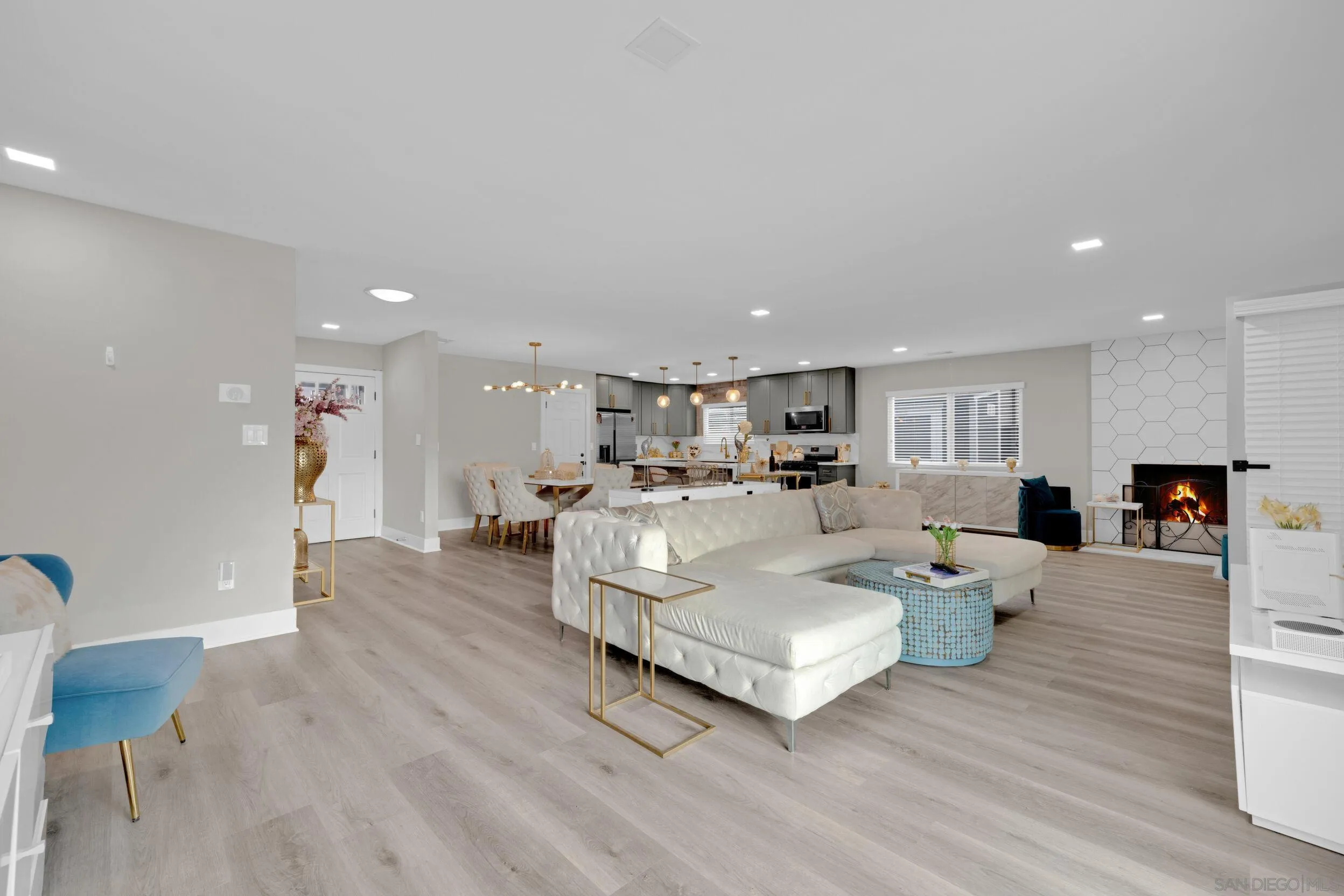 https://cdn.realtyfeed.com/cdn/127/250038006/d90c82aadfff1507f44a45d6f89a141d.webp