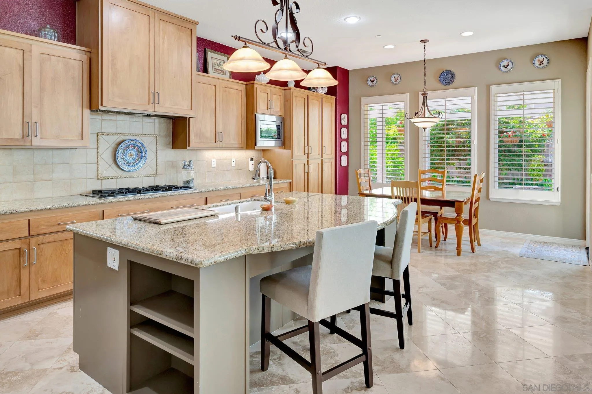 https://cdn.realtyfeed.com/cdn/127/250038007/2decc0c8bd08ded3ce26d1ab1c3199b2.webp