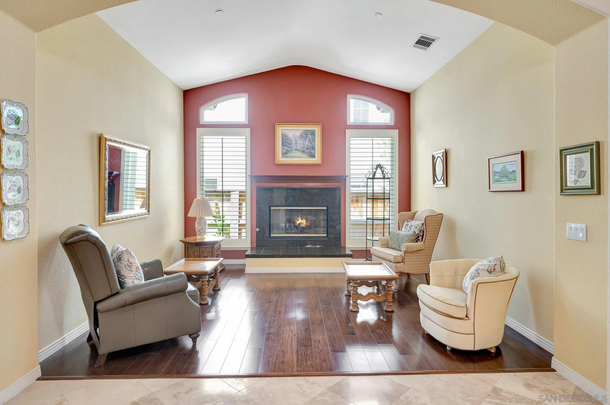 https://cdn.realtyfeed.com/cdn/127/250038007/a9e42d8727c81368fcc742d13c7b0499.webp