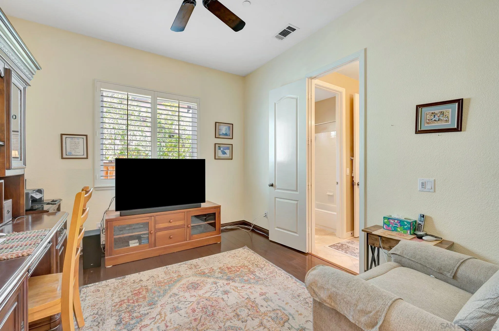 https://cdn.realtyfeed.com/cdn/127/250038007/da1a3f98d2395c920d647a7286e5b96e.webp