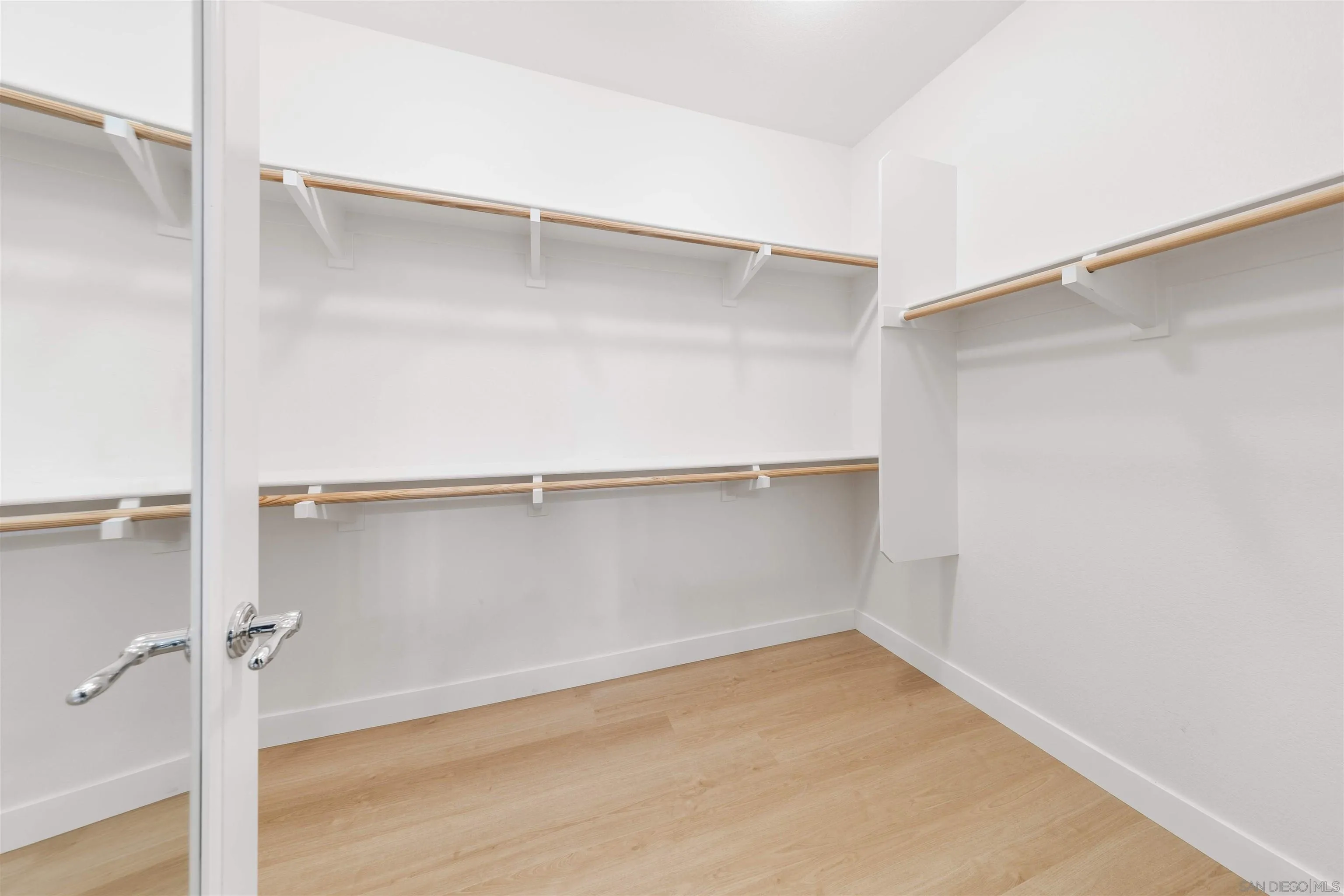 https://cdn.realtyfeed.com/cdn/127/250038012/31586c51a4f5d0f98885044a1f2bcf51.webp