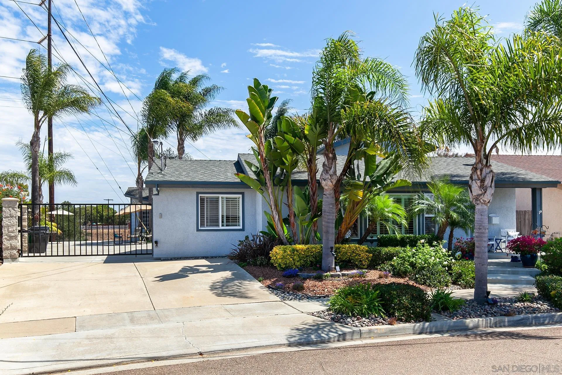 https://cdn.realtyfeed.com/cdn/127/250038013/21d6e0970e996a9d7d45be5686fdf5be.webp
