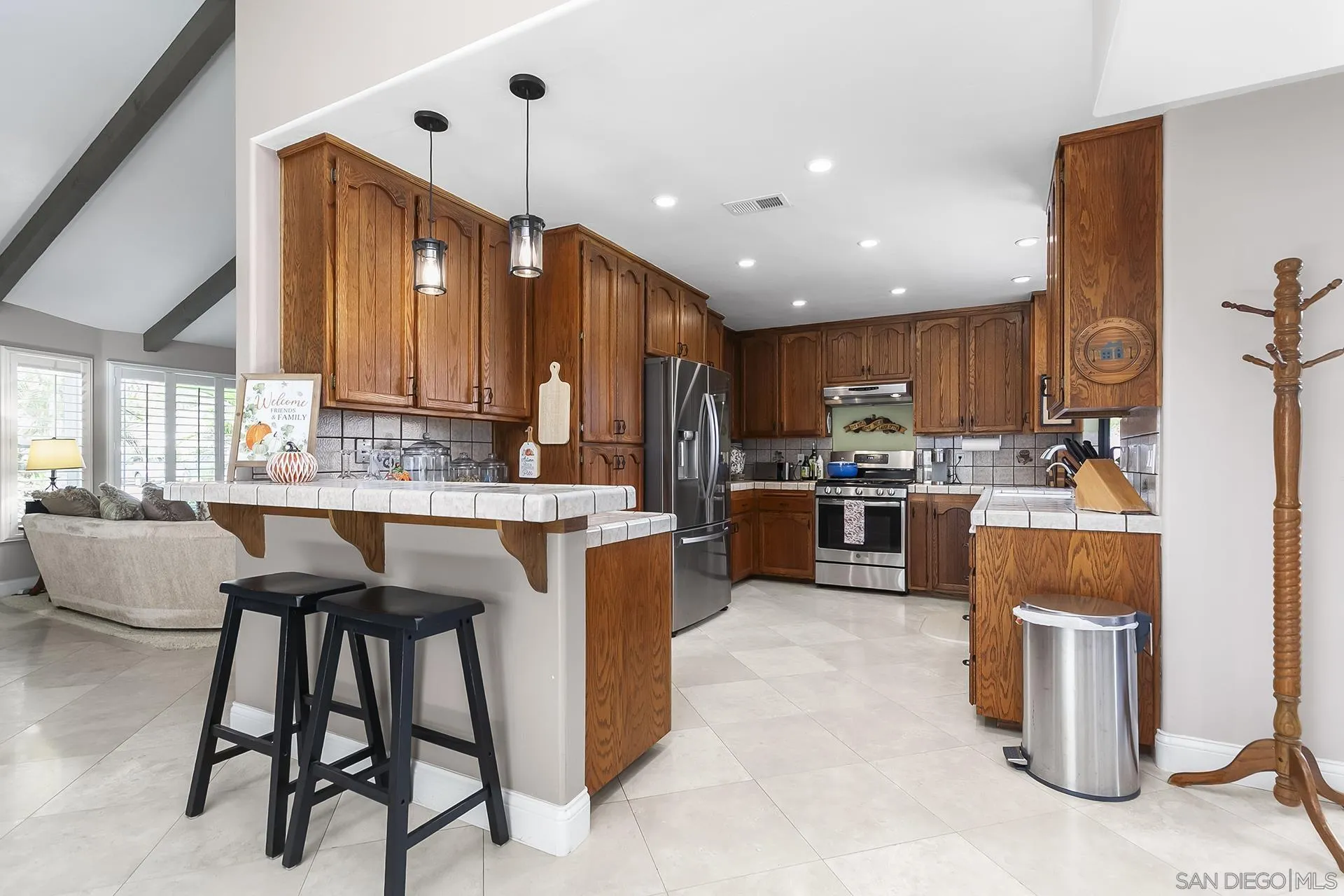 https://cdn.realtyfeed.com/cdn/127/250038013/4e452a2d0390737a42a6ee08cda2f656.webp