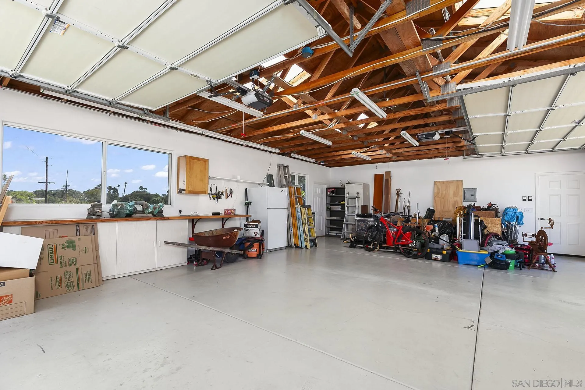 https://cdn.realtyfeed.com/cdn/127/250038013/646659c57275ebe45f492a8897657667.webp