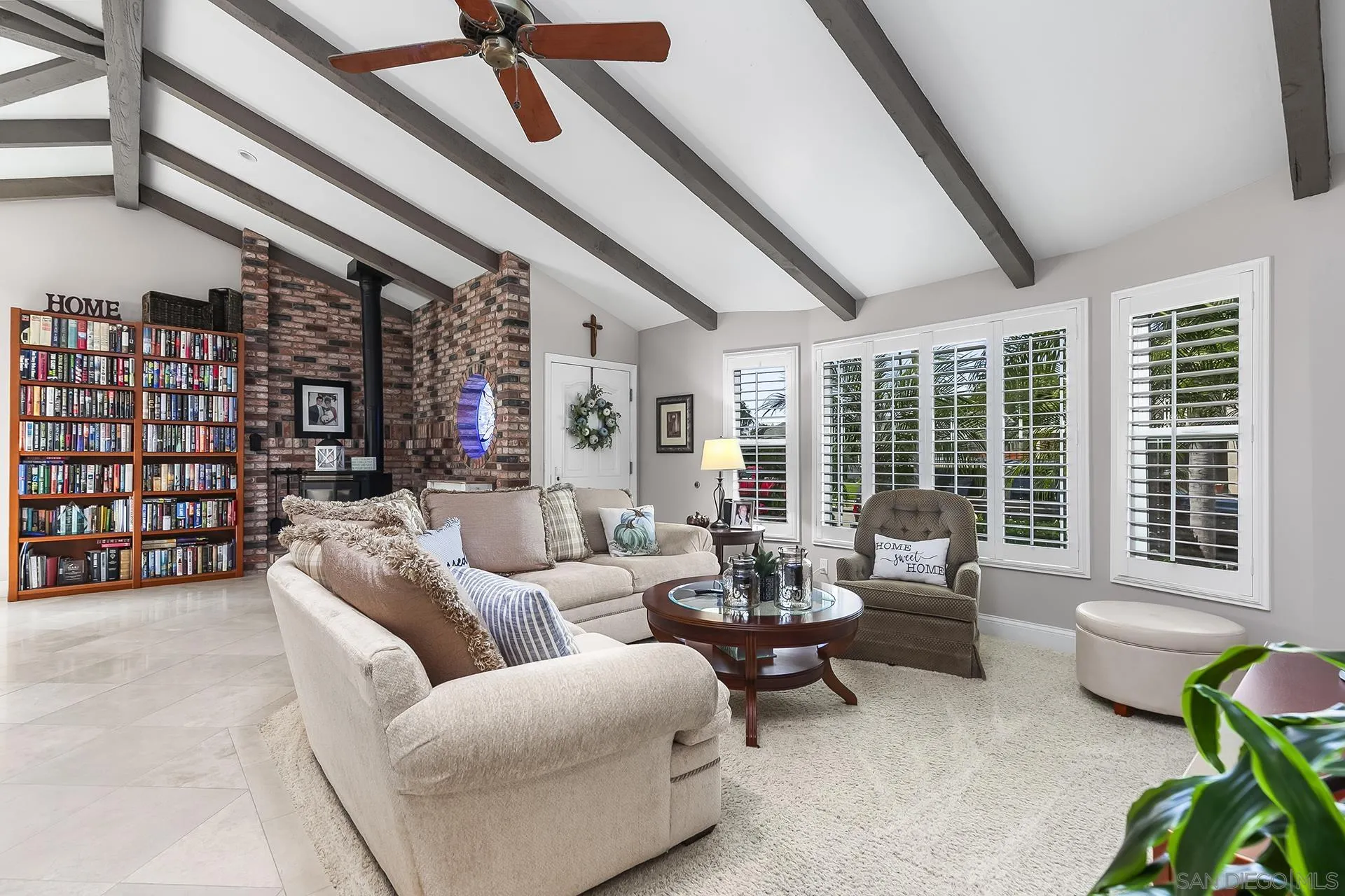 https://cdn.realtyfeed.com/cdn/127/250038013/6b0d5505334769451d1bd74d1341a983.webp