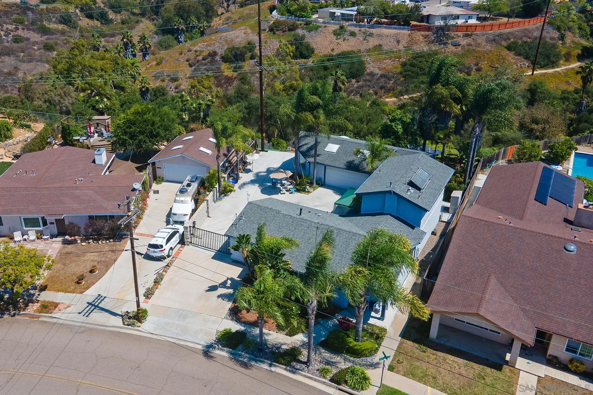 https://cdn.realtyfeed.com/cdn/127/250038013/848f2fb020762a4b1e8cc06c1105d843.webp