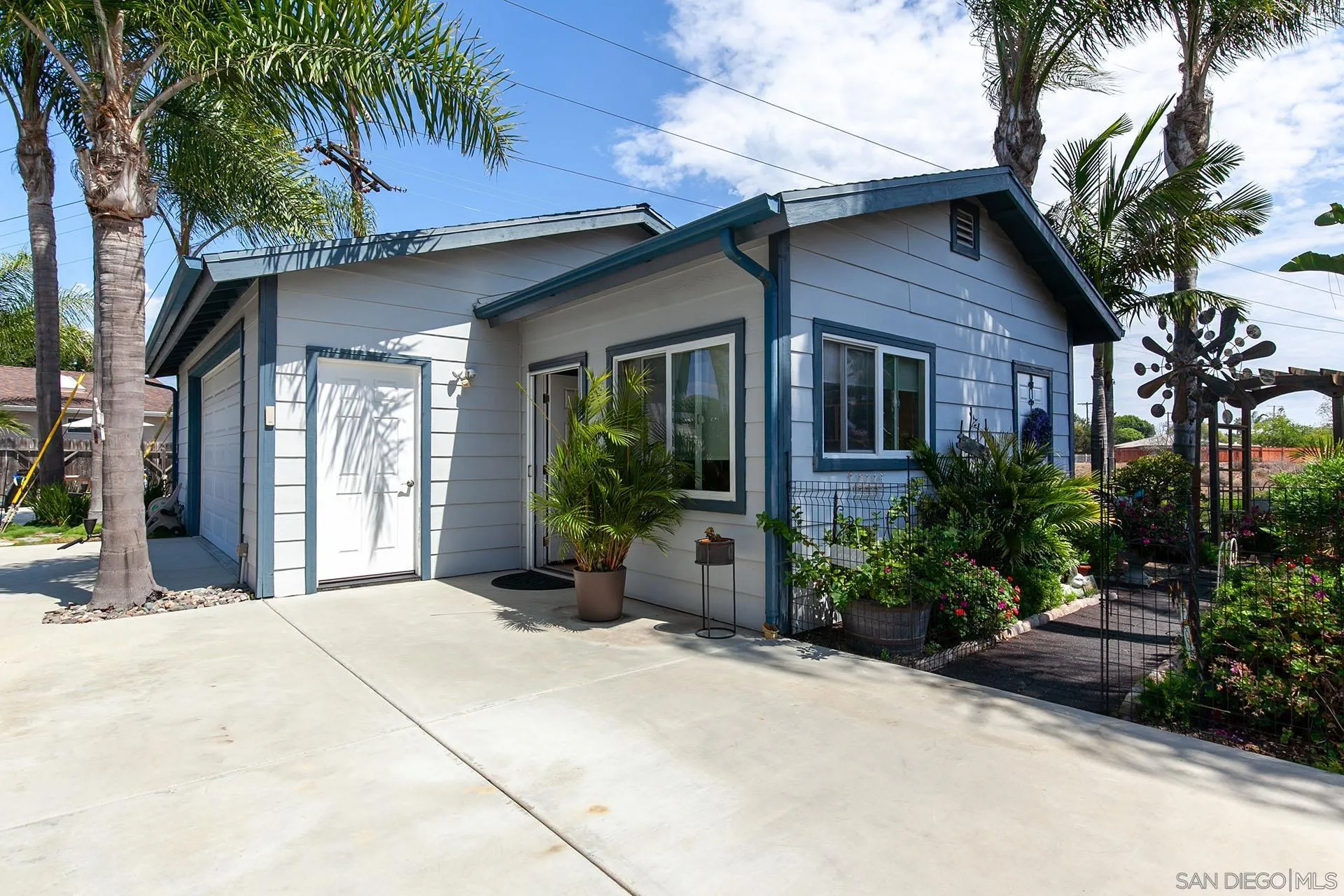 https://cdn.realtyfeed.com/cdn/127/250038013/981c3486bb63584b42df9b54c2016ba6.webp