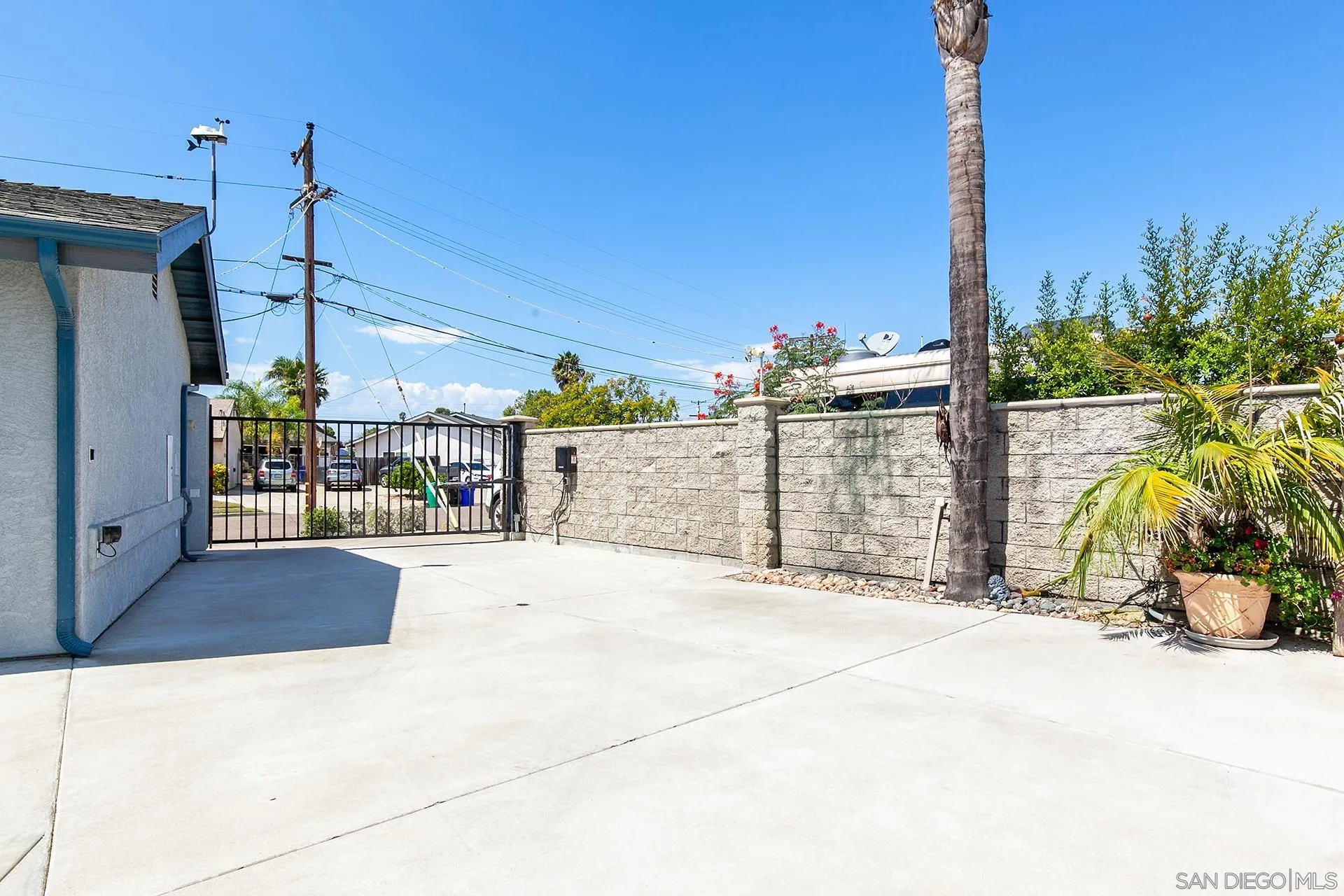https://cdn.realtyfeed.com/cdn/127/250038013/c3797b807cd76d99630b671de8806cf4.webp