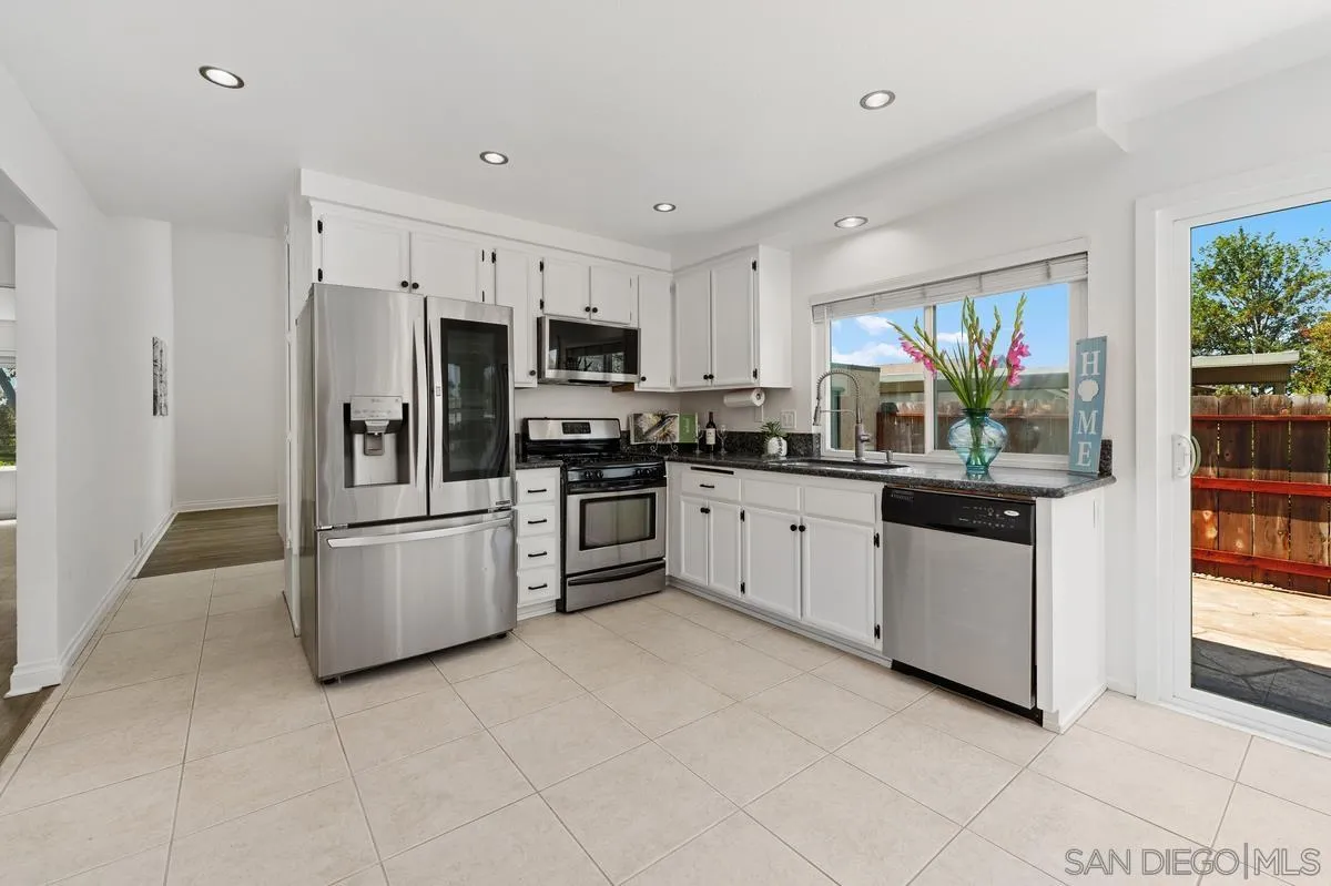 https://cdn.realtyfeed.com/cdn/127/250038015/337538dc7302927b8c019c8ee415fb76.webp