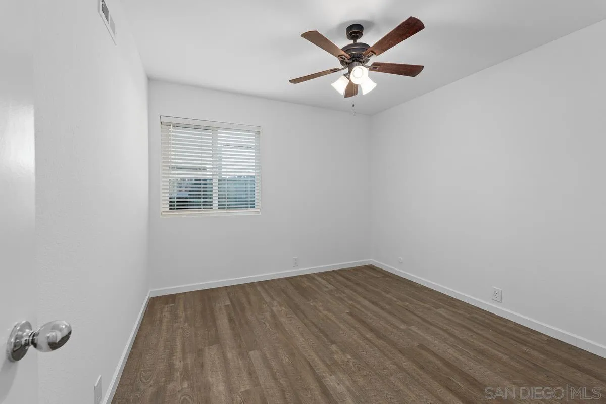 https://cdn.realtyfeed.com/cdn/127/250038015/f12bfc0794ab6653972d5fb3d0060eb5.webp
