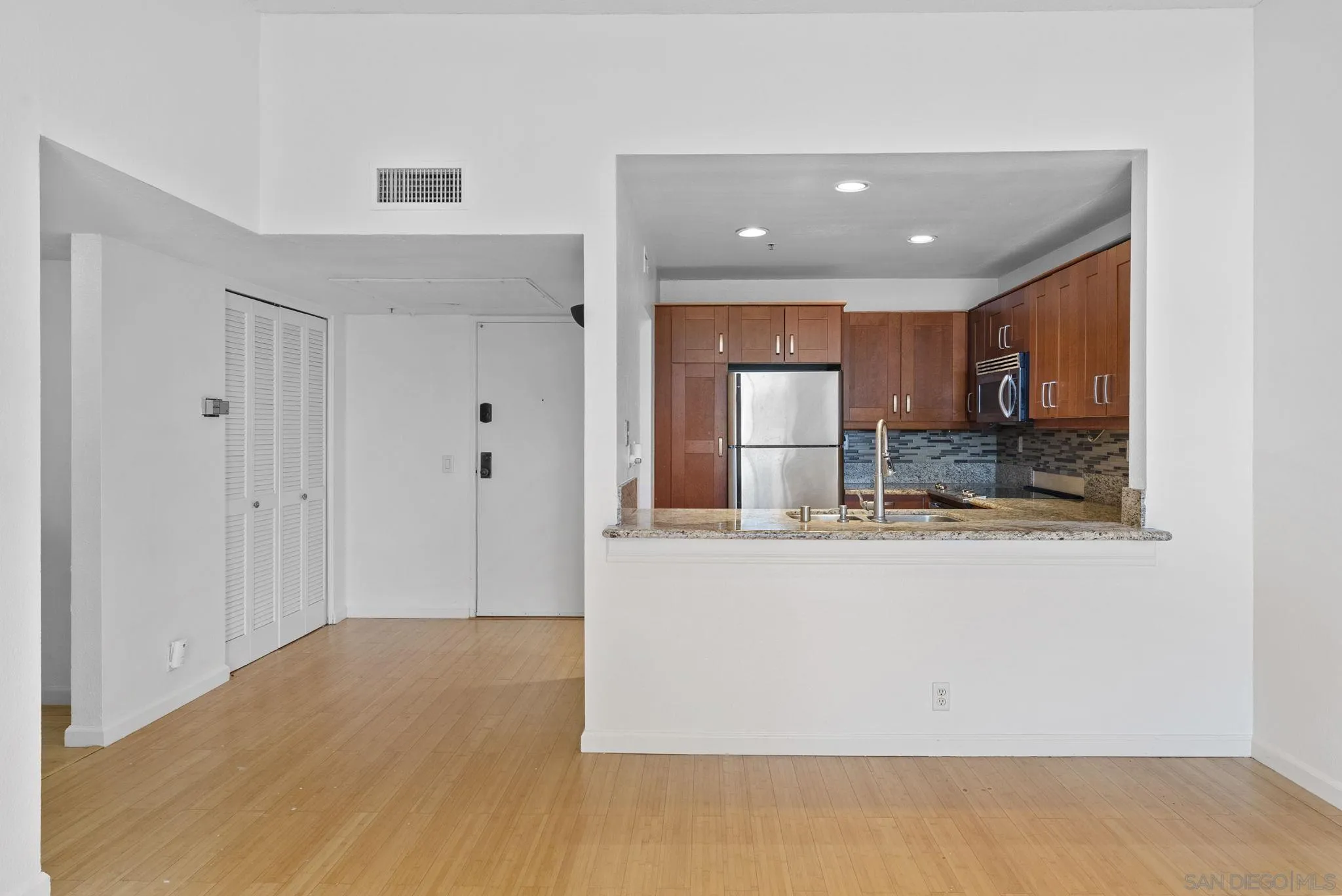 Photo #3: 250038016 Listing 