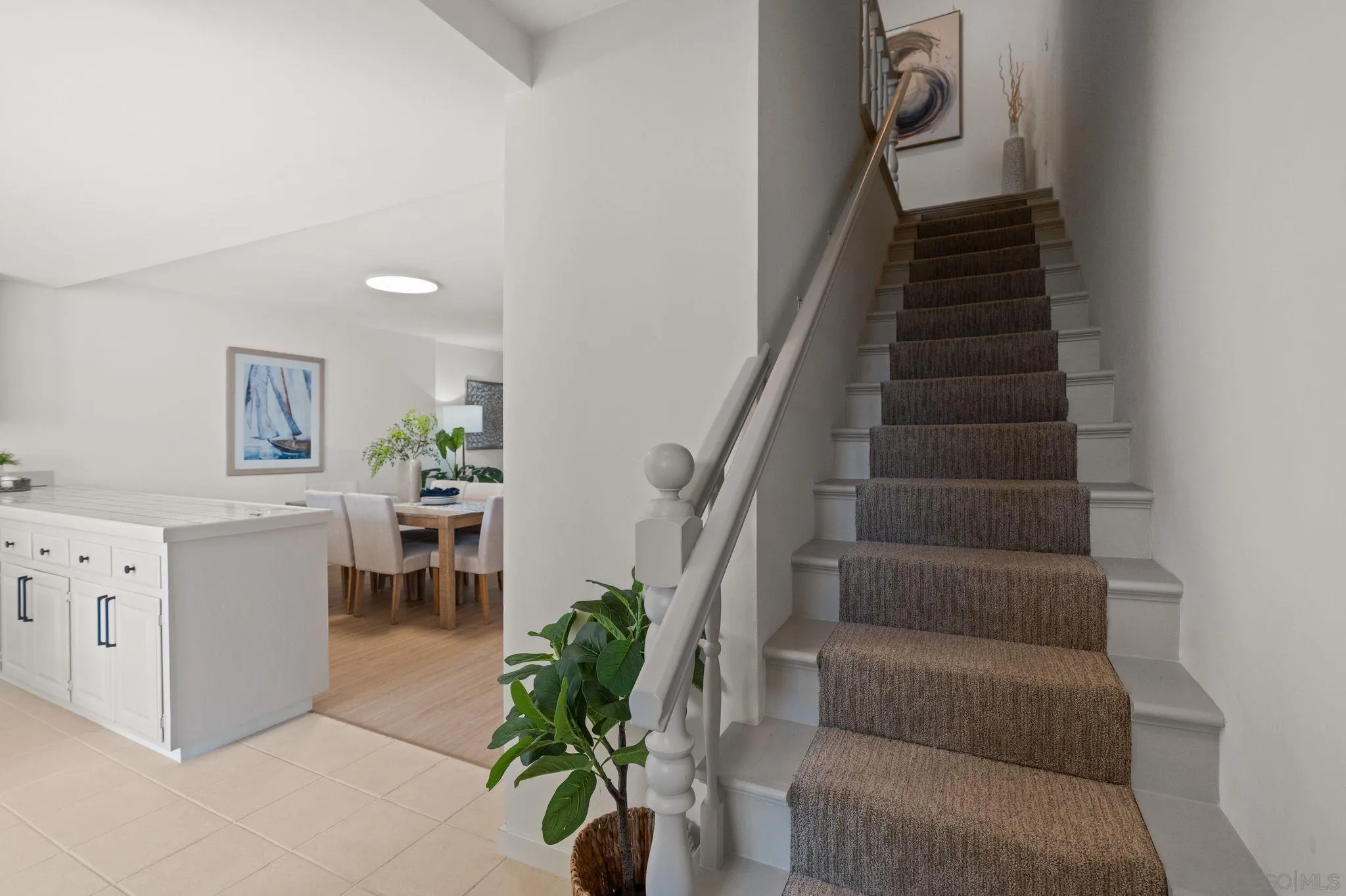 https://cdn.realtyfeed.com/cdn/127/250038023/92f2294ae381778f9b4afdf287b40a7f.webp