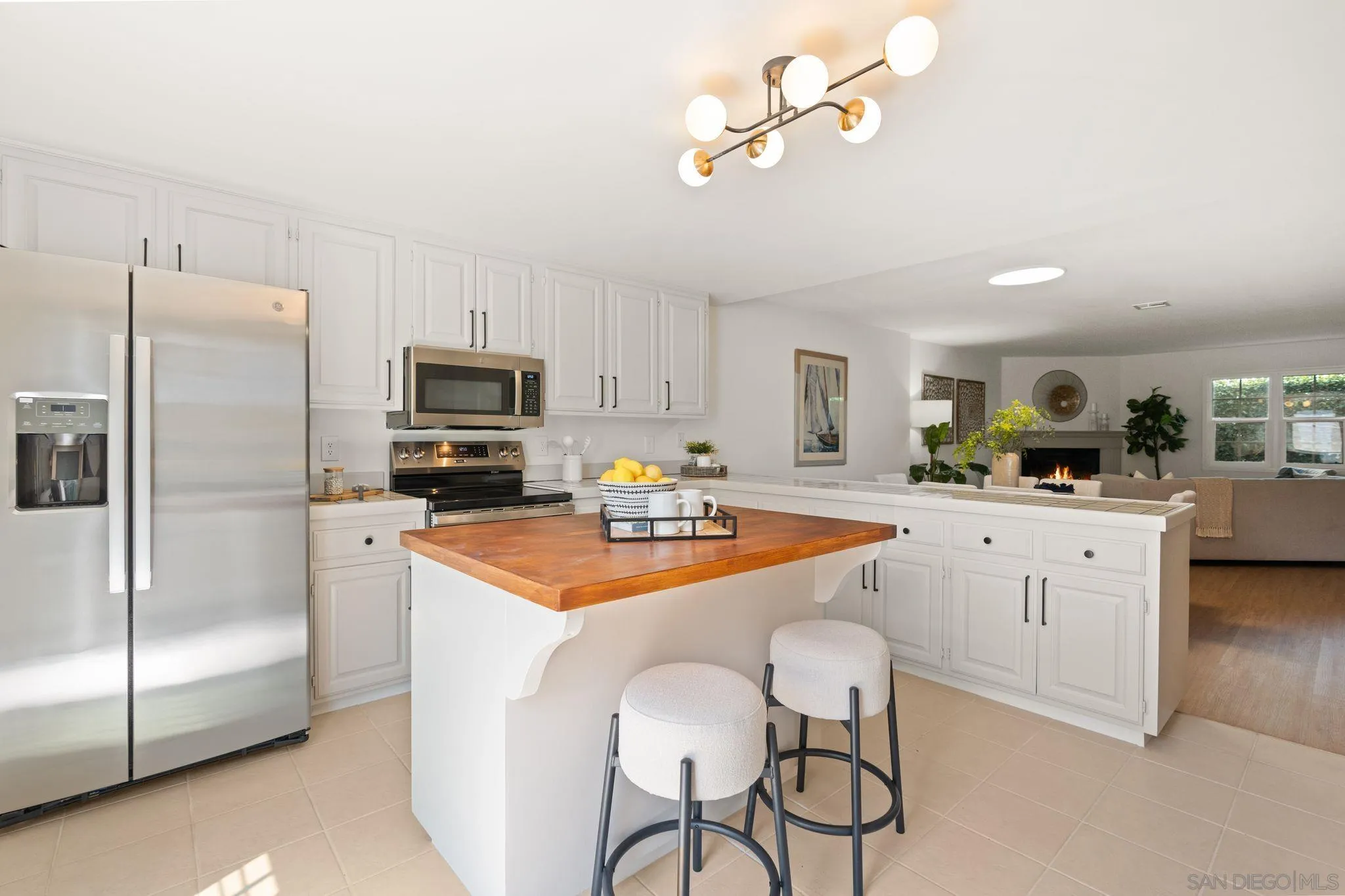 https://cdn.realtyfeed.com/cdn/127/250038023/c89e0b4e8eec085c3da326086d2a17cc.webp