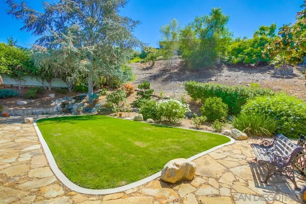 https://cdn.realtyfeed.com/cdn/127/250038024/47d313e757f91ba0295d35f81549e162.webp