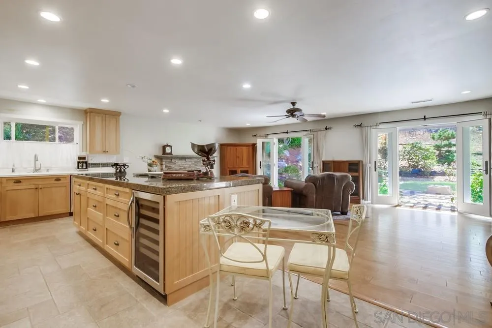 https://cdn.realtyfeed.com/cdn/127/250038024/85e8592914d9128fcb7f025971cb6b19.webp
