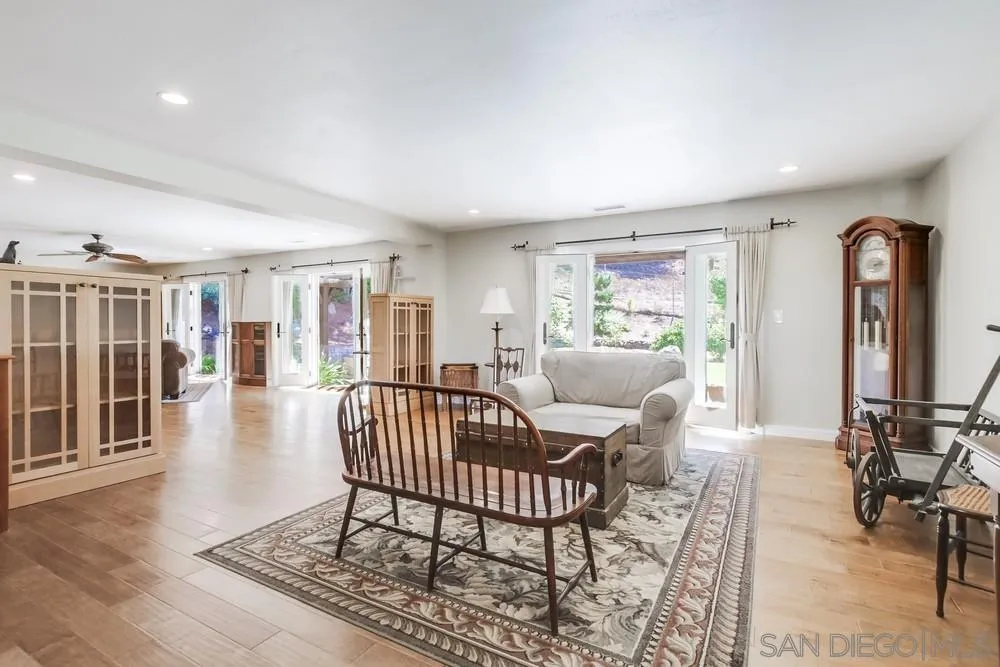 https://cdn.realtyfeed.com/cdn/127/250038024/87adb6ef4e62a08115407a67d3899a1a.webp