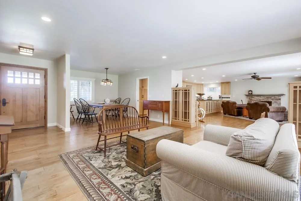 https://cdn.realtyfeed.com/cdn/127/250038024/e4e6fc63ec5e1a815106818c6d31a9dc.webp
