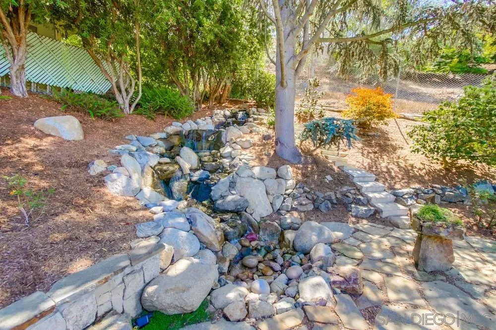https://cdn.realtyfeed.com/cdn/127/250038024/eed1d8679b019948a7f9e2b5c4a80e0b.webp