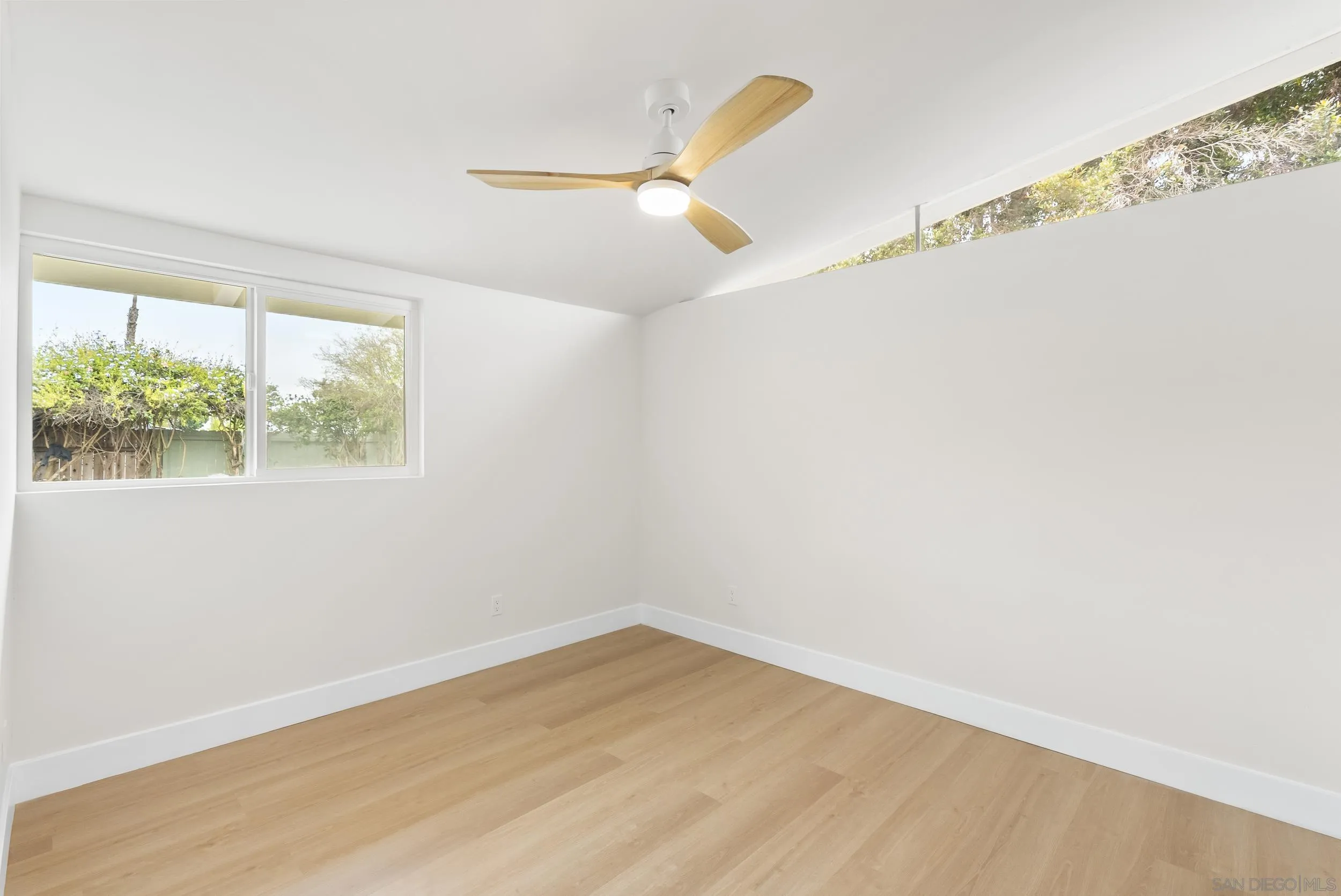 https://cdn.realtyfeed.com/cdn/127/250038028/39cd2f02a7e1504333746b729990c496.webp