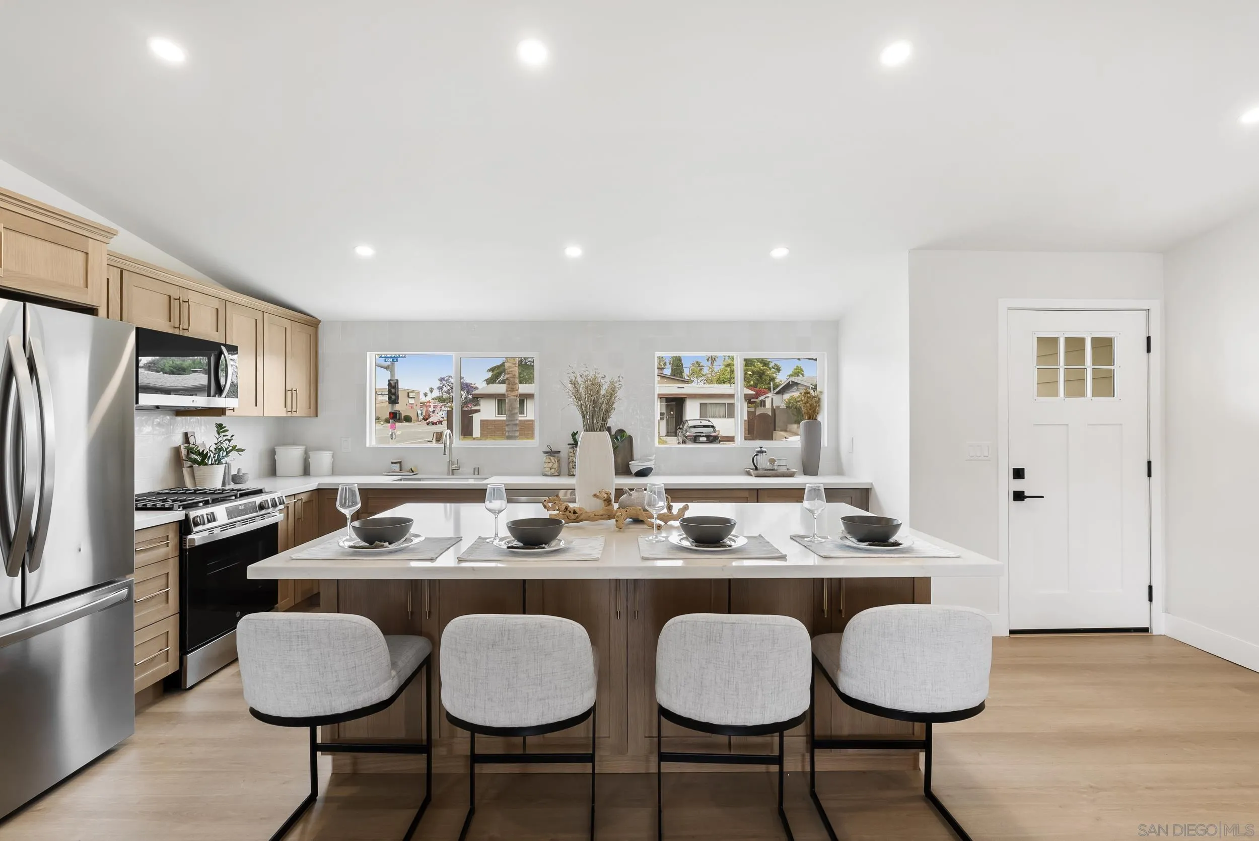 https://cdn.realtyfeed.com/cdn/127/250038028/a3b0a1f4964fff35803aec021fe9d283.webp
