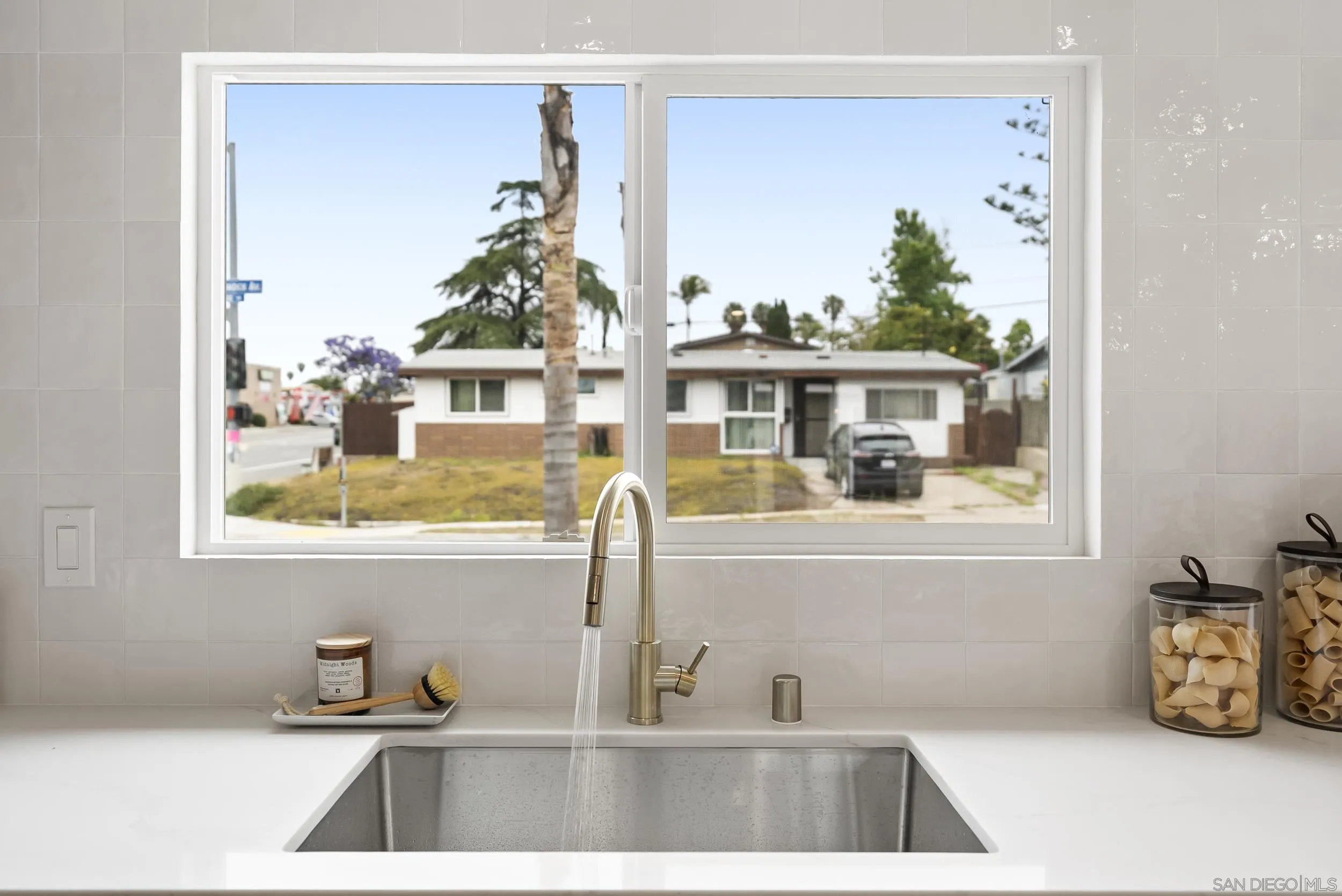https://cdn.realtyfeed.com/cdn/127/250038028/bbf47e5db410adbf09e640aa0ac6caa5.webp