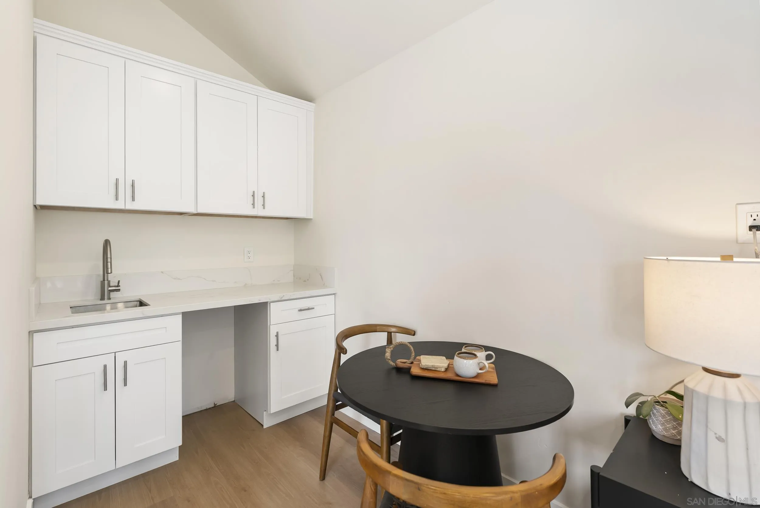 https://cdn.realtyfeed.com/cdn/127/250038028/ed58efdc229f94eb5b673710b81e1d99.webp