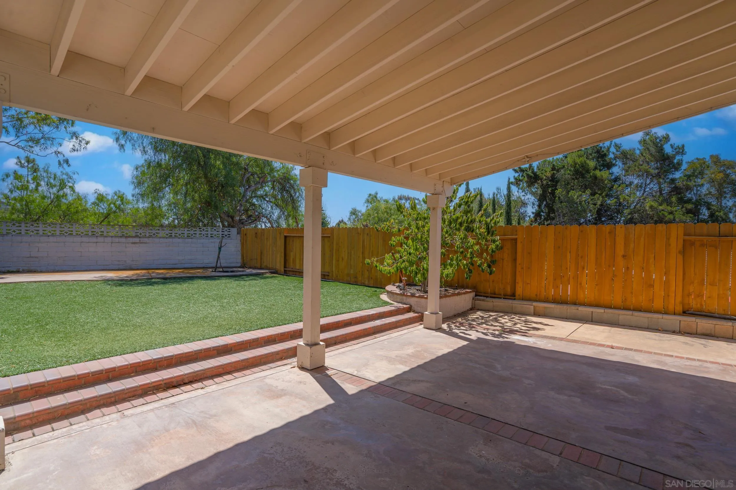 https://cdn.realtyfeed.com/cdn/127/250038029/64eb7d88e7431ab38bb29b02e6e03a6b.webp