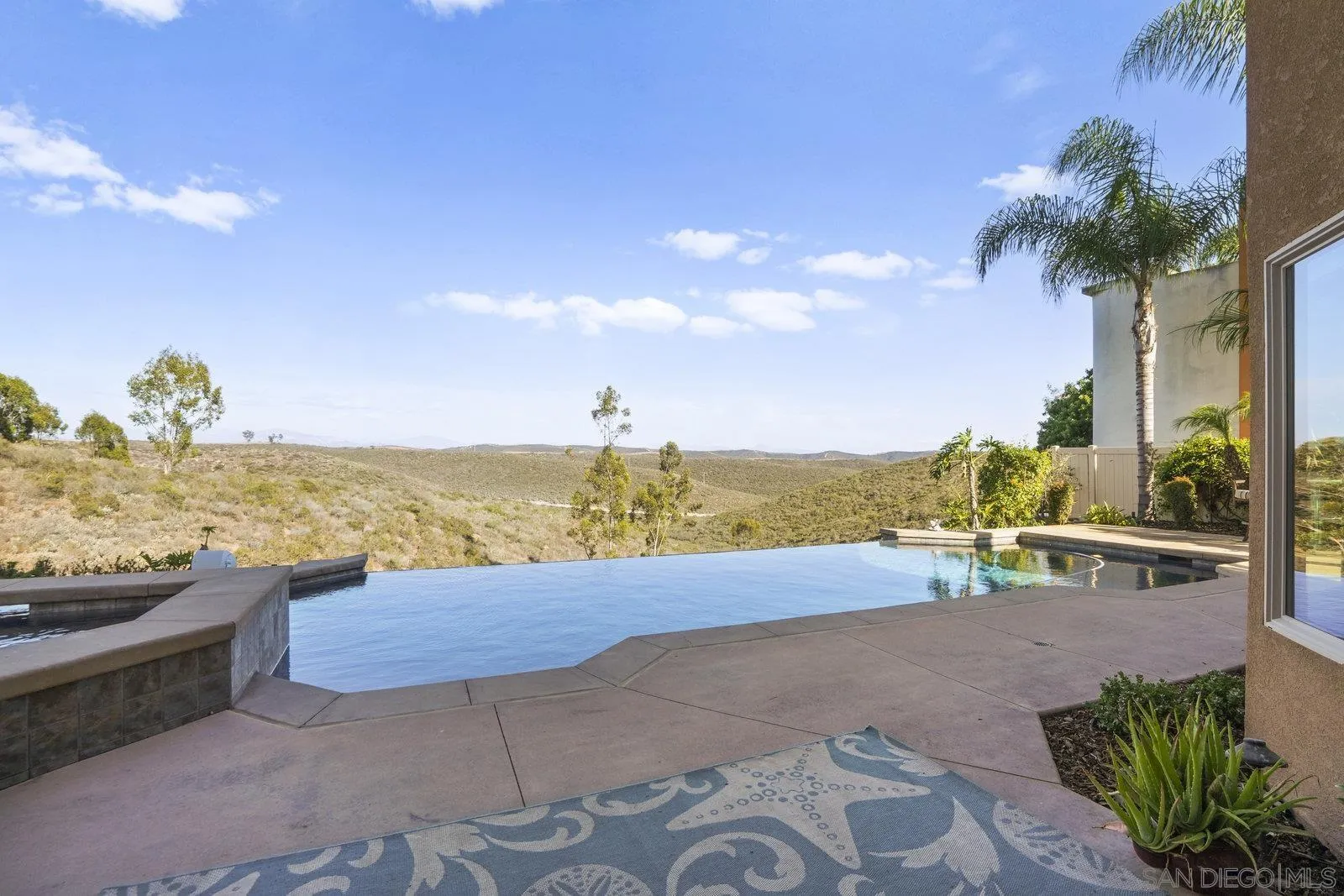 https://cdn.realtyfeed.com/cdn/127/250038032/27bf8cca36e99d4cf81b580a2d0b1c92.webp