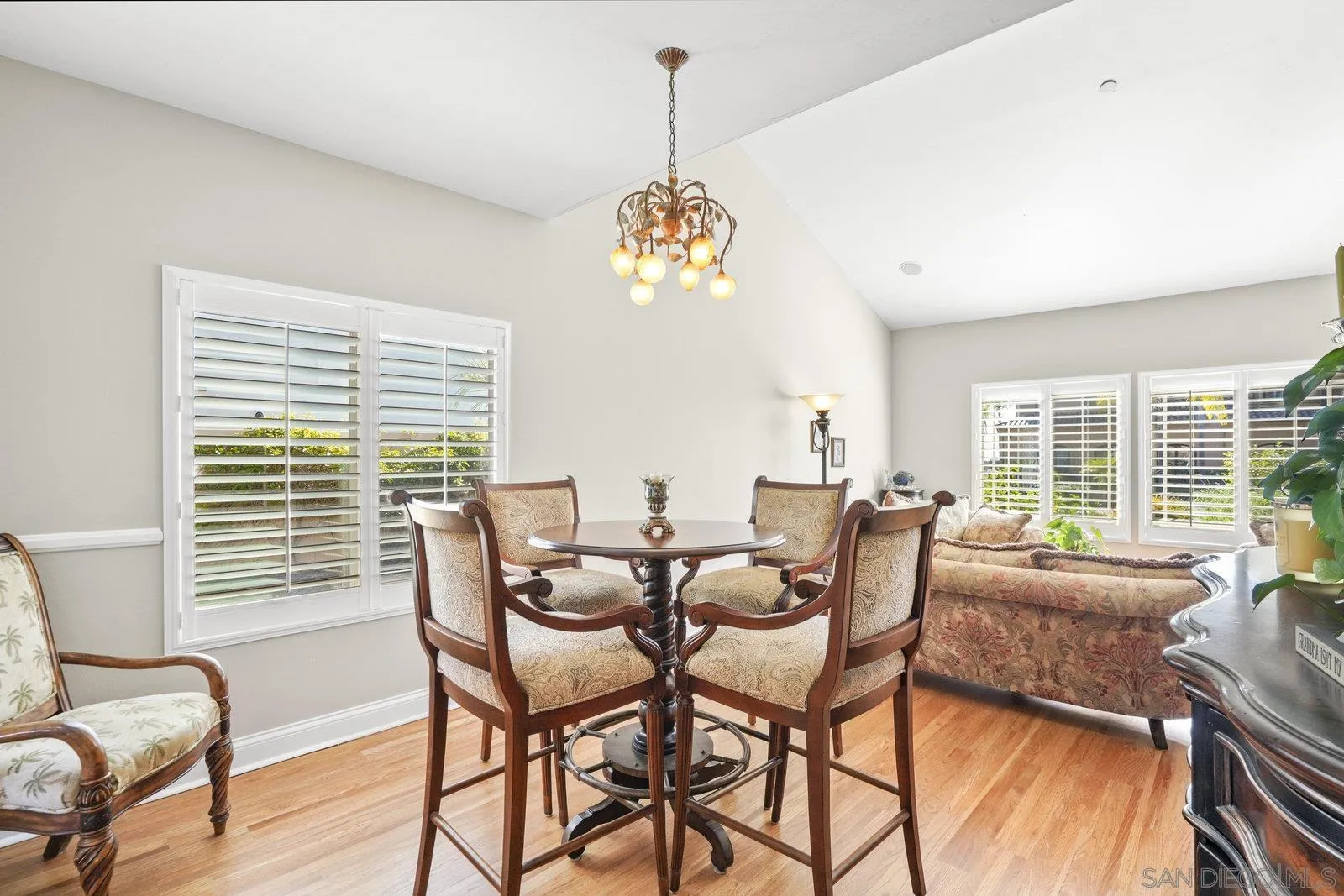 https://cdn.realtyfeed.com/cdn/127/250038032/3e286e21fb64be530f62b8143ad9285e.webp