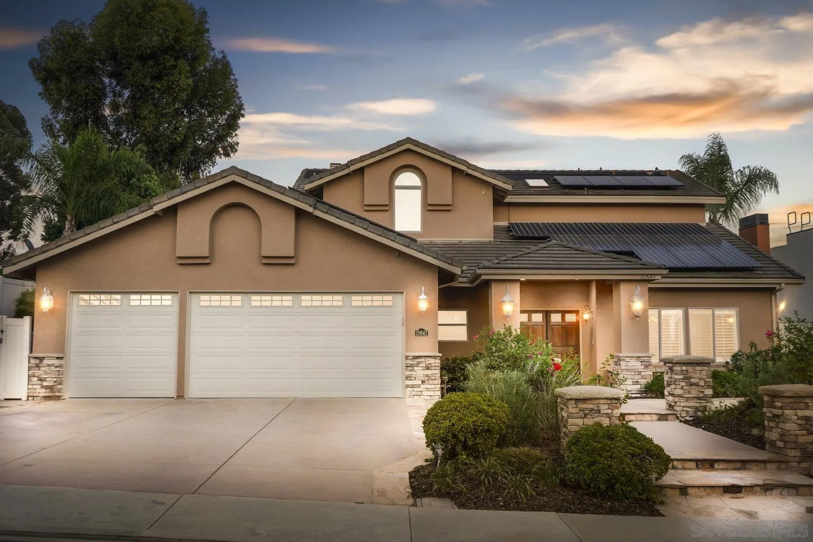 https://cdn.realtyfeed.com/cdn/127/250038032/4df0b3022a250db23aee7df0ba4fb0f8.webp
