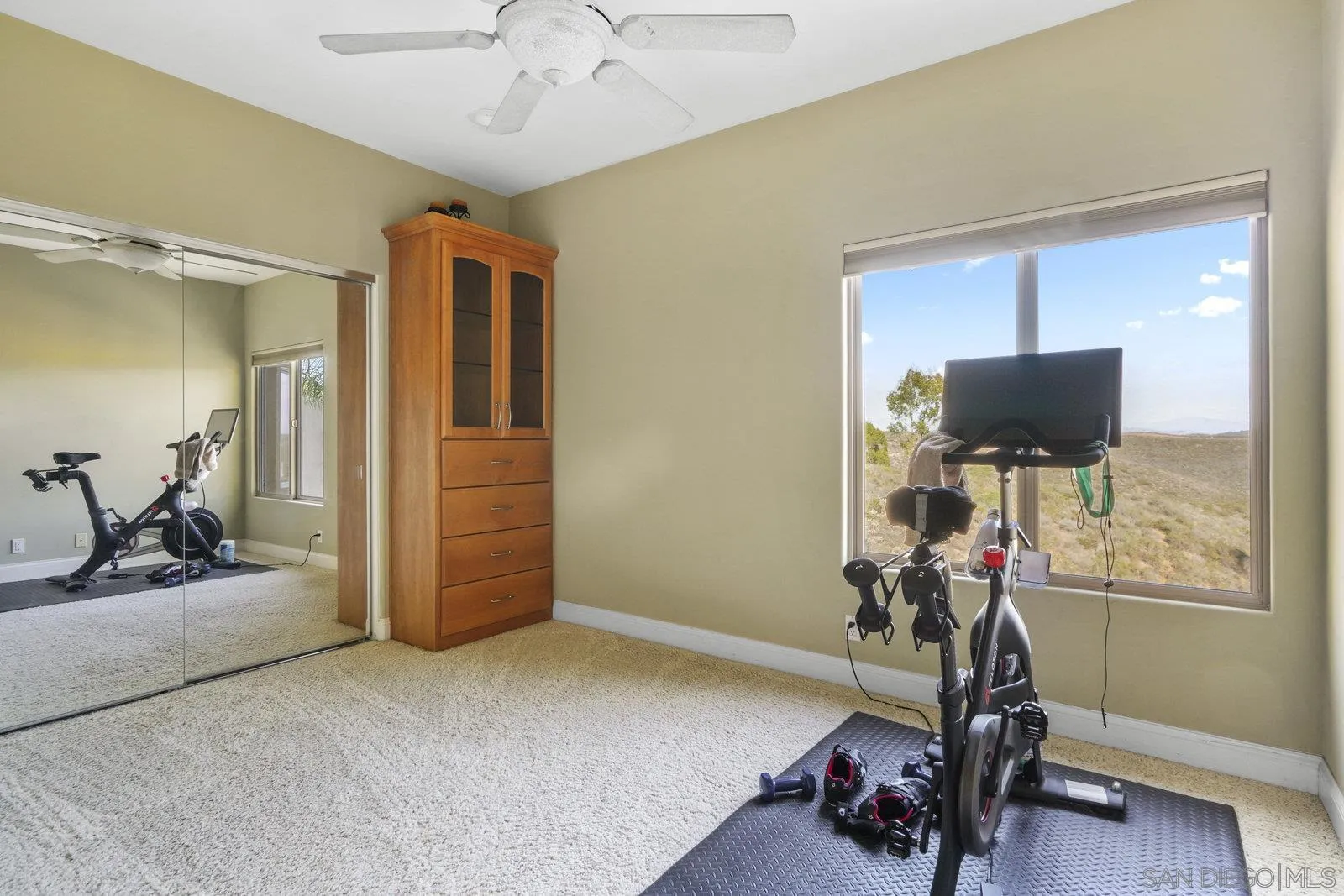 https://cdn.realtyfeed.com/cdn/127/250038032/c87d6bdb72ae0d0b003fe9fb55e2110e.webp