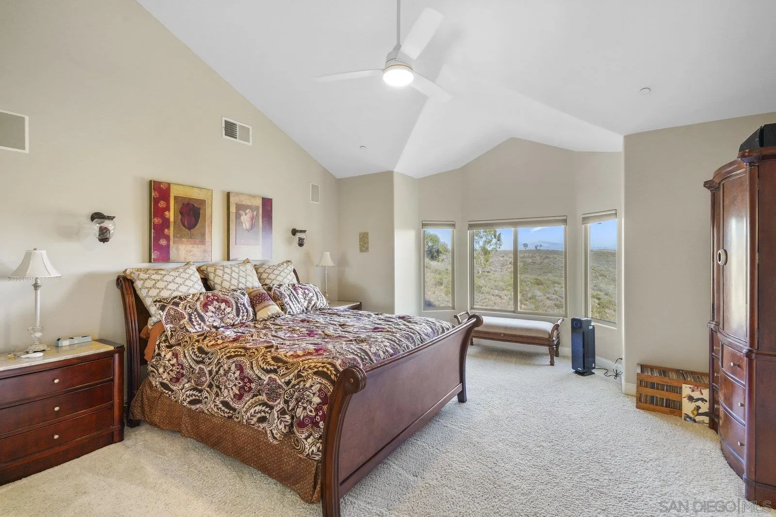 https://cdn.realtyfeed.com/cdn/127/250038032/fc4234e7b50880985072577cec46f2f4.webp