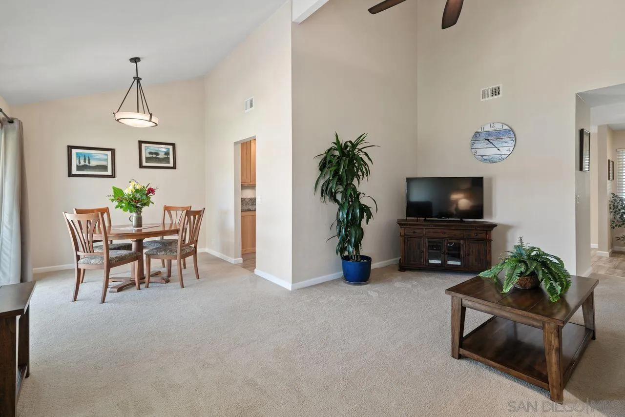 https://cdn.realtyfeed.com/cdn/127/250038041/1c25bdc1af630669555527146b20702e.webp