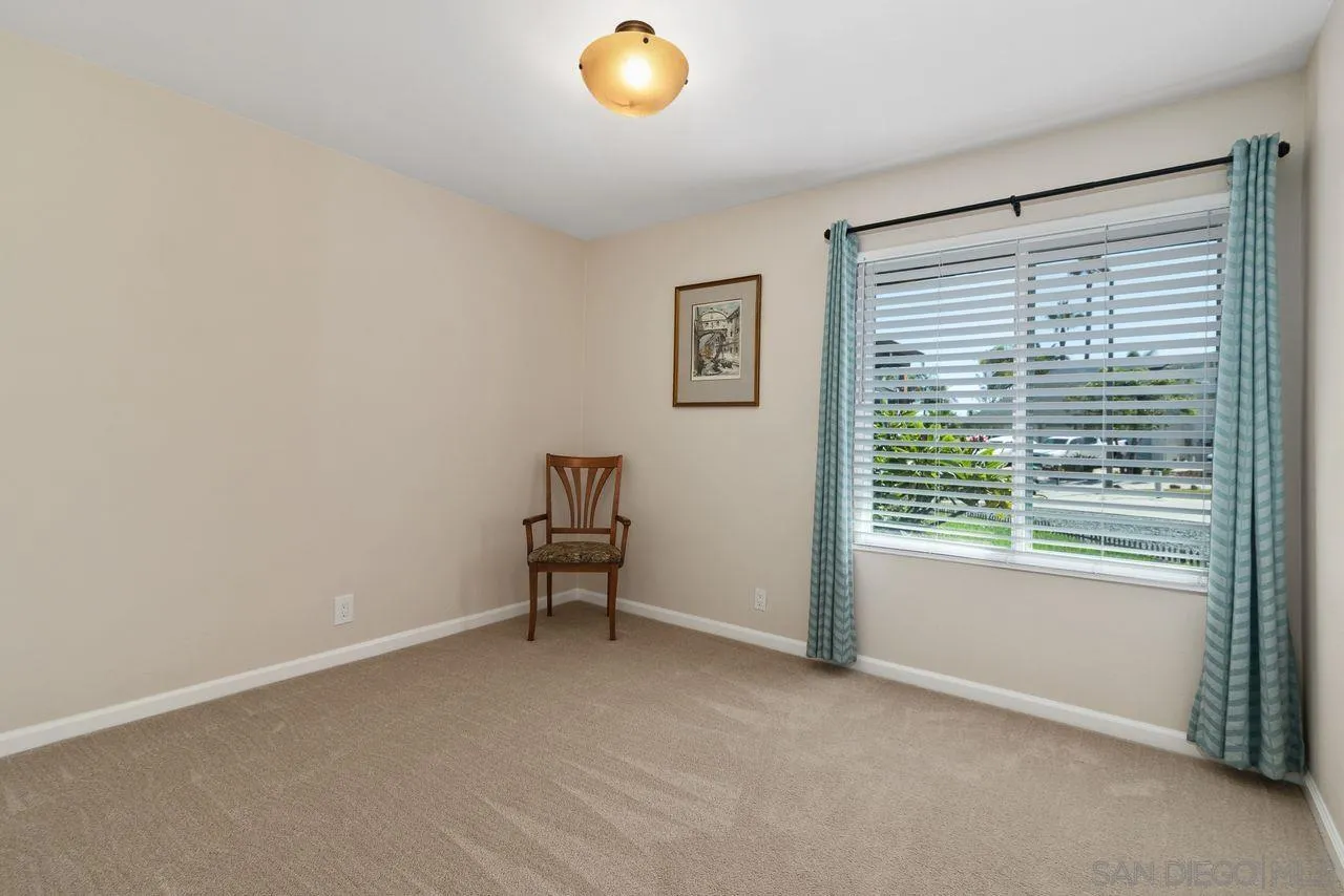 https://cdn.realtyfeed.com/cdn/127/250038041/38f263f2106d927dc07a1edf051d3035.webp