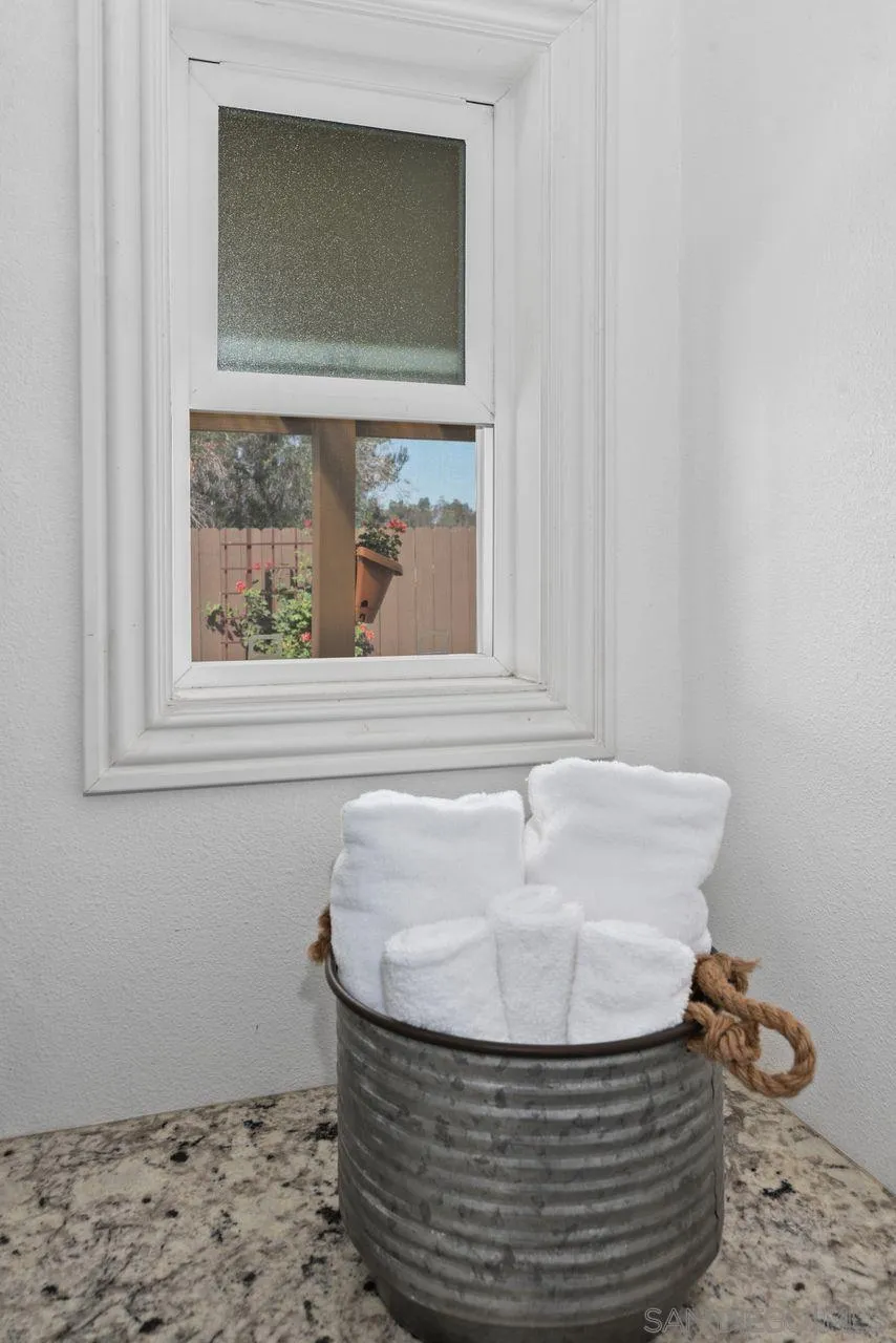 https://cdn.realtyfeed.com/cdn/127/250038041/5007ab4922bd4532ab35cca41d5082c9.webp