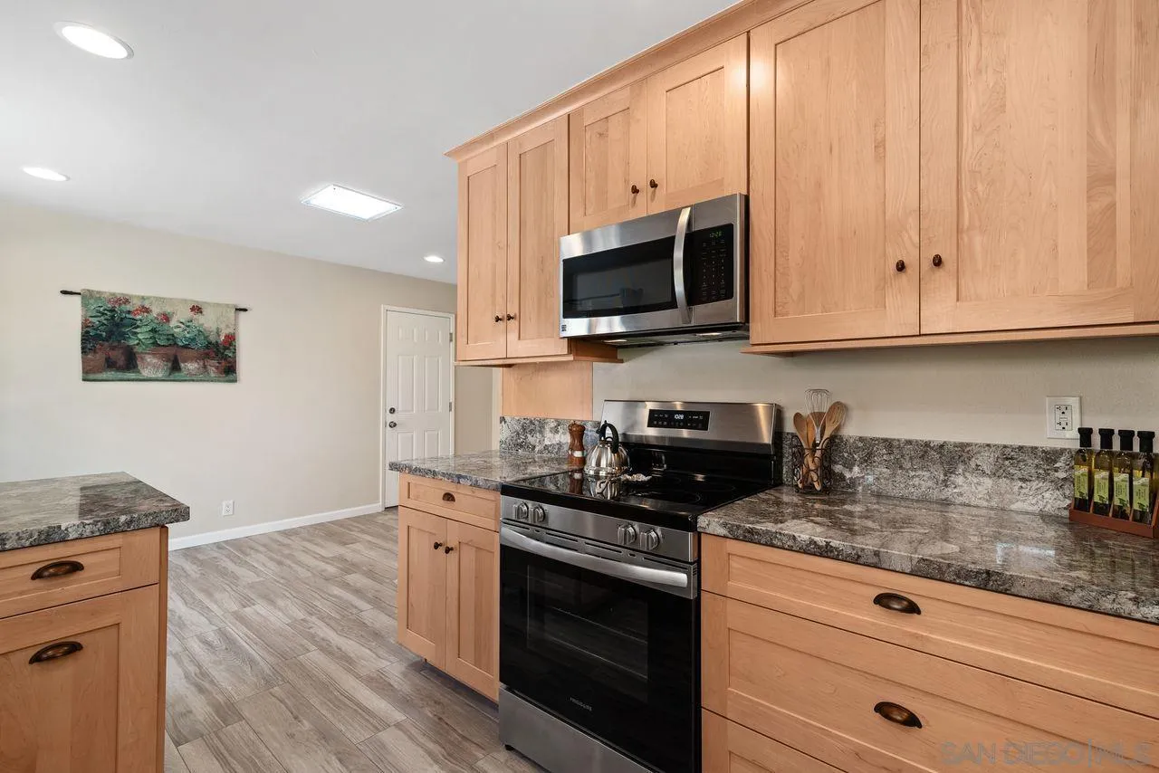 https://cdn.realtyfeed.com/cdn/127/250038041/ca61bcd7970a844e85e3f3a317be8768.webp