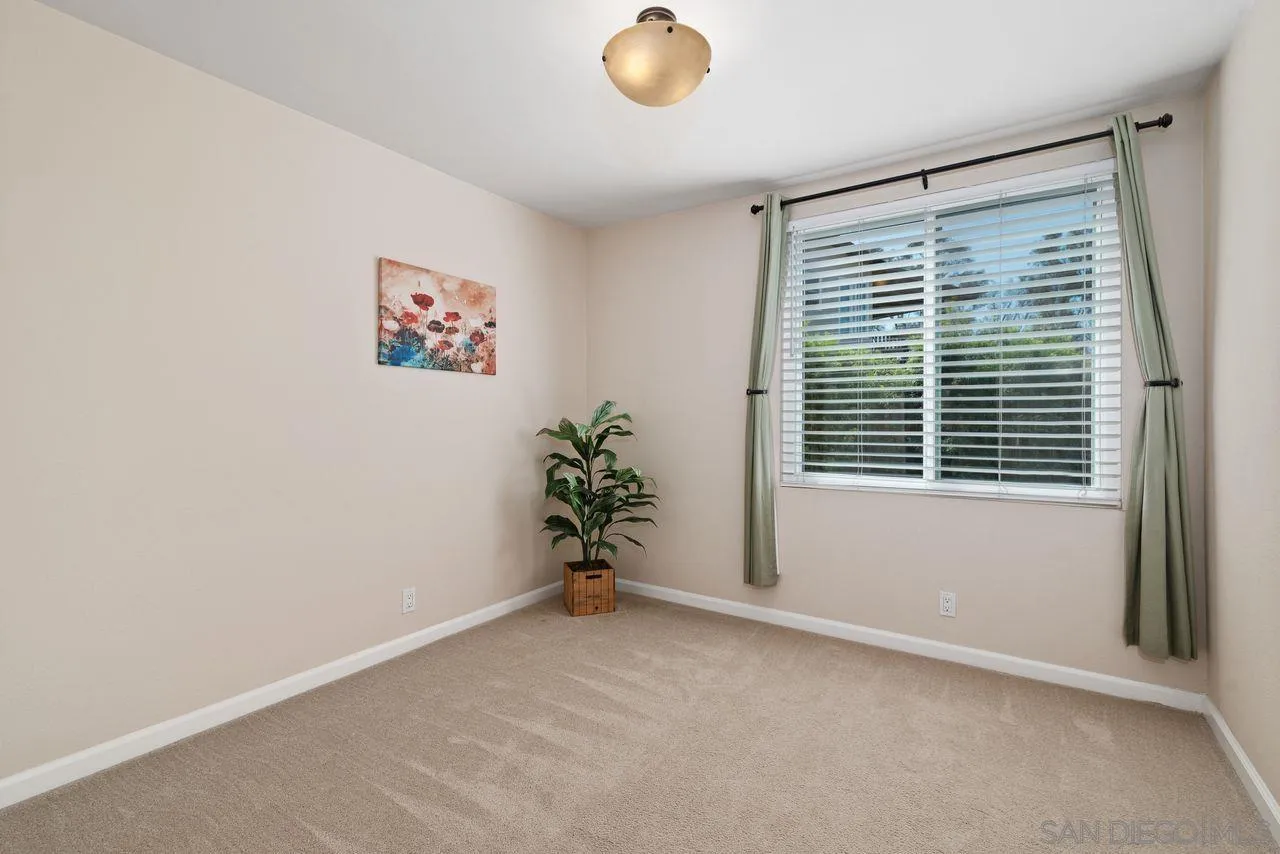 https://cdn.realtyfeed.com/cdn/127/250038041/cdfeb3703bbedb88614d233b7b5acd36.webp