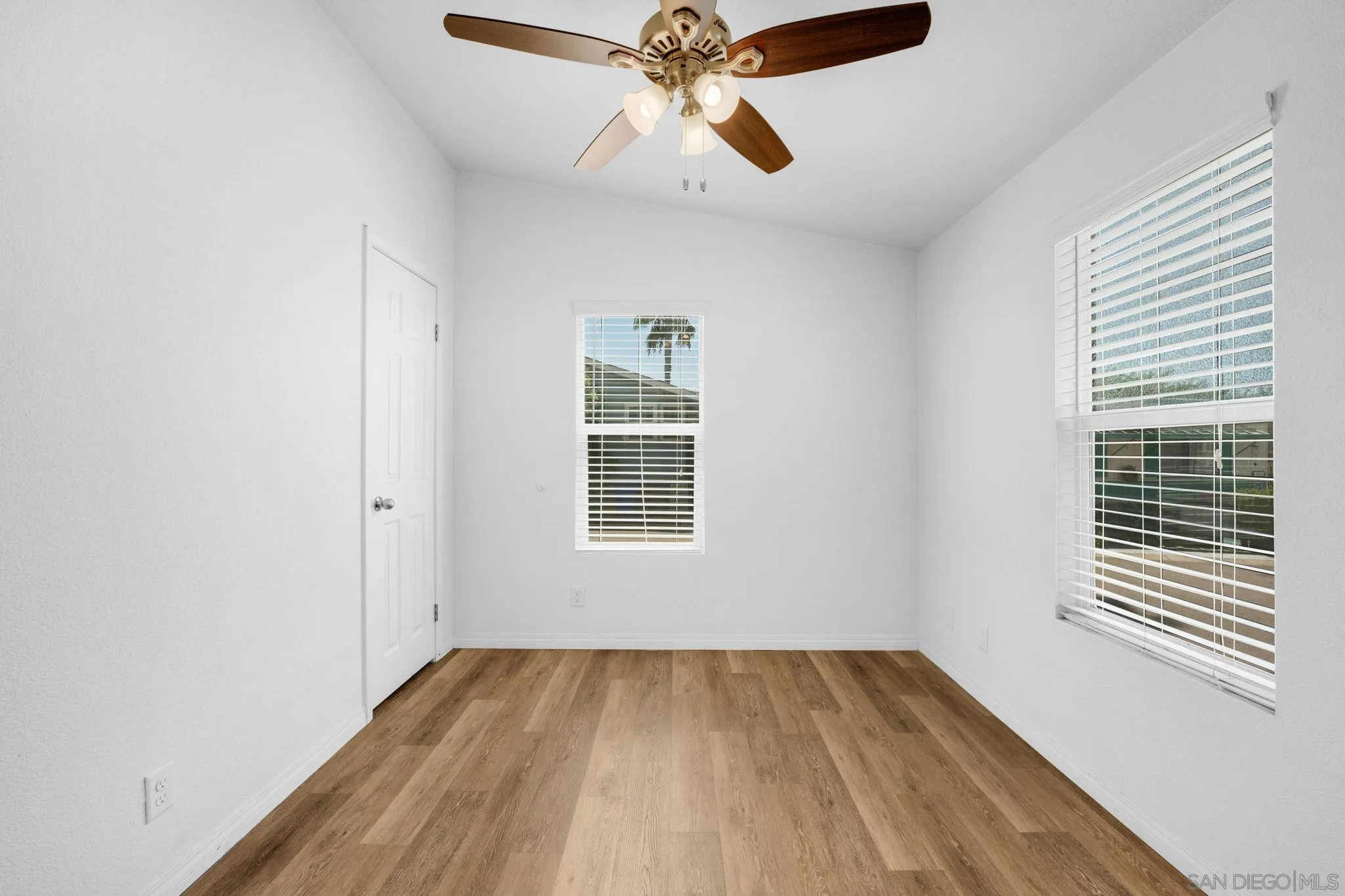 https://cdn.realtyfeed.com/cdn/127/250038046/0a73572833237903edd1ca660b2ef1e0.webp