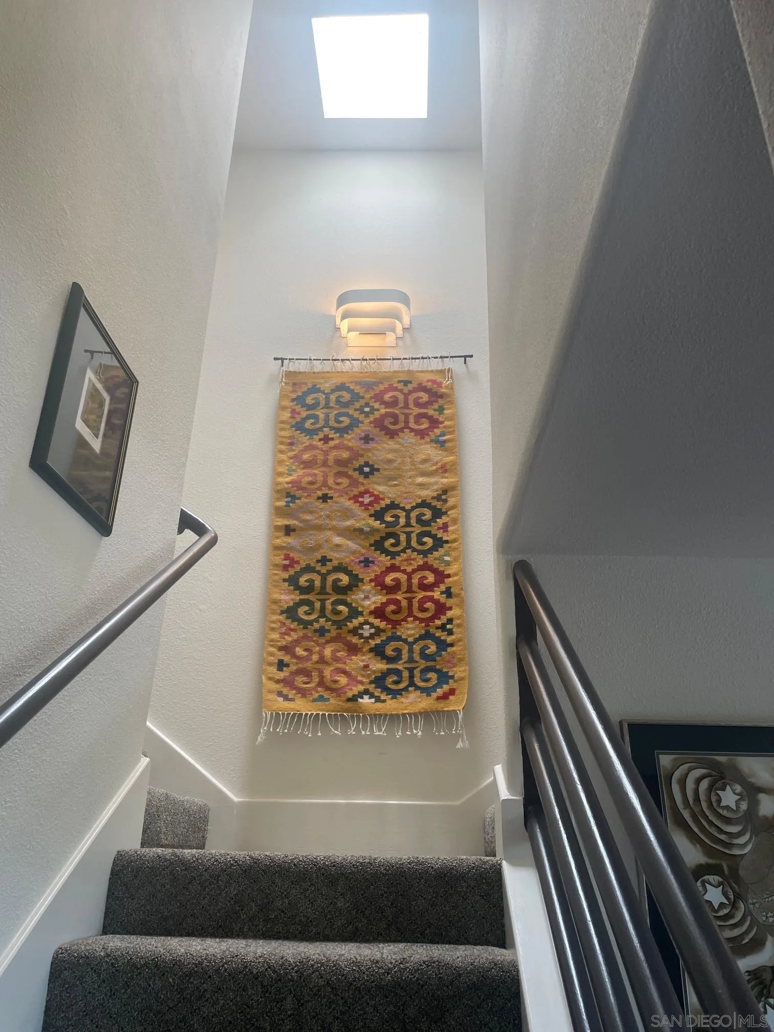 https://cdn.realtyfeed.com/cdn/127/250038047/70aeee16a159bdae82d2330b9de03a90.webp