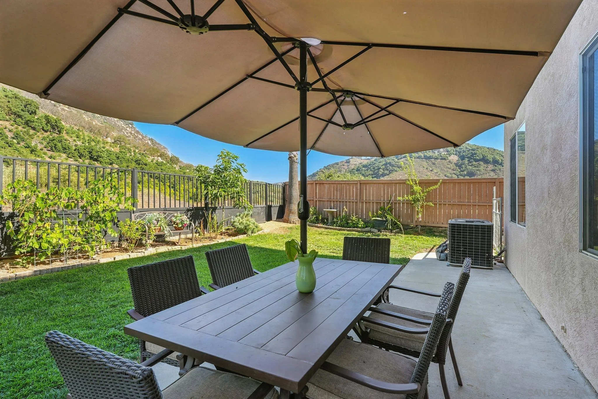 https://cdn.realtyfeed.com/cdn/127/250038052/24c482605fd138b3693fc729327f2b4d.webp