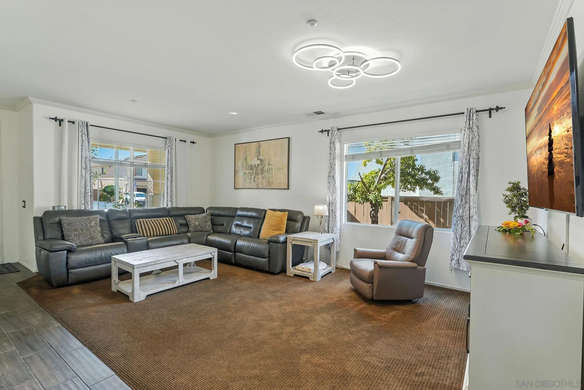 https://cdn.realtyfeed.com/cdn/127/250038052/3e015b738f694bd0c874e8bb912bb57e.webp