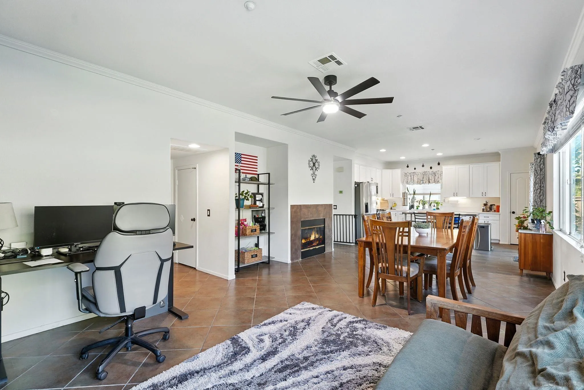 https://cdn.realtyfeed.com/cdn/127/250038052/472c27e33455fe3022b0a83a9c49fcd7.webp