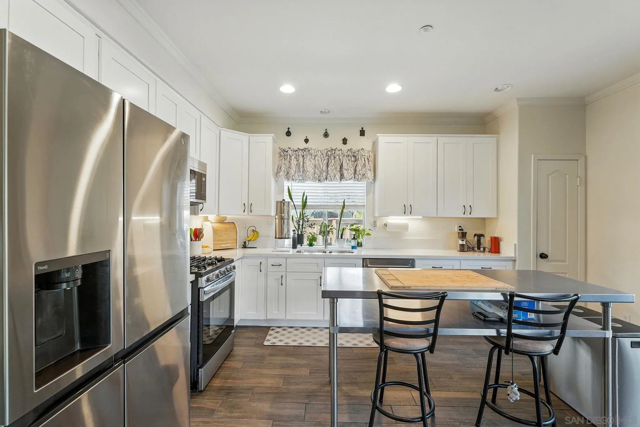https://cdn.realtyfeed.com/cdn/127/250038052/cda64c4a4d464b79400d9e6b1256b328.webp
