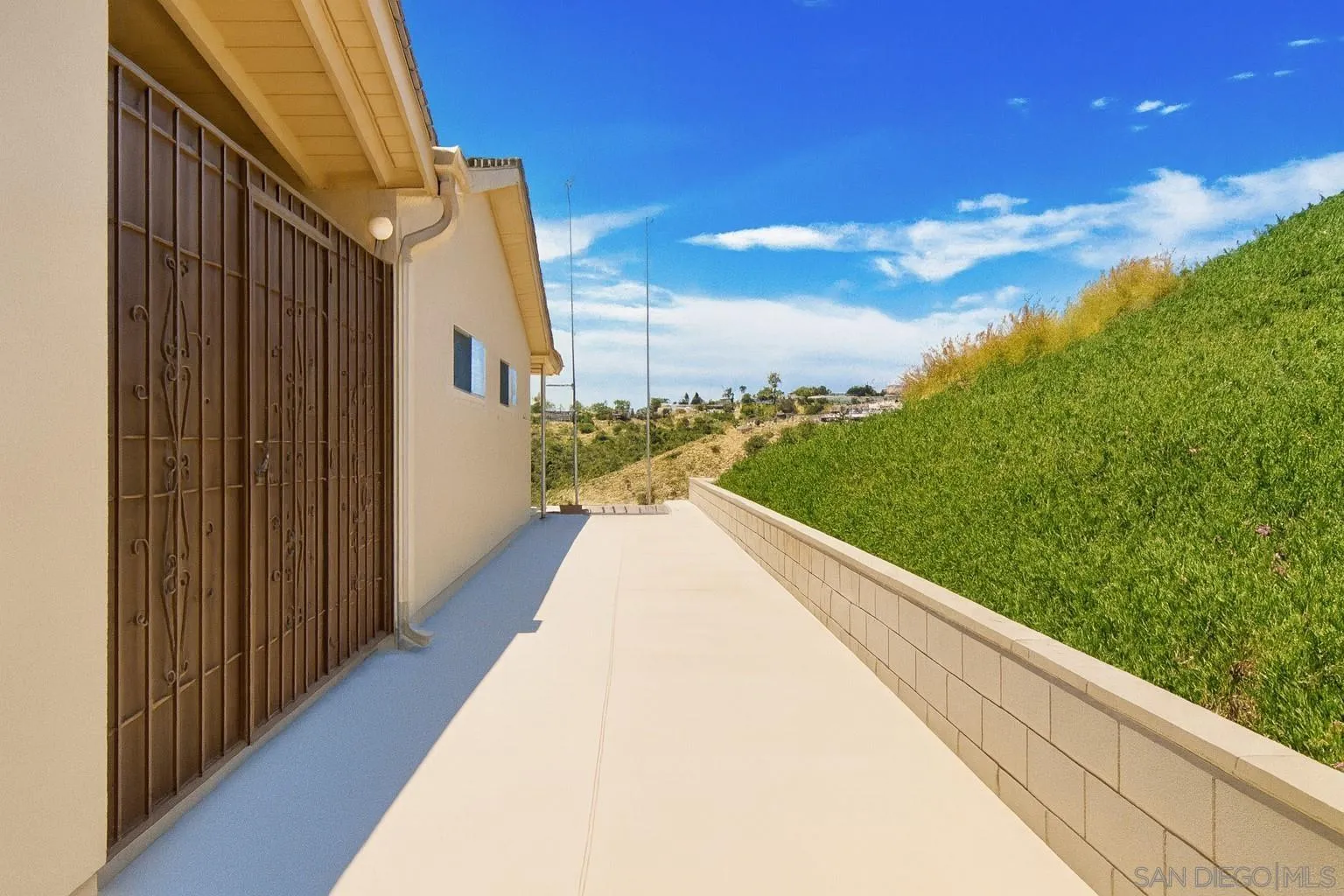 https://cdn.realtyfeed.com/cdn/127/250038058/ef172e144cb8a874295303c14fb21979.webp