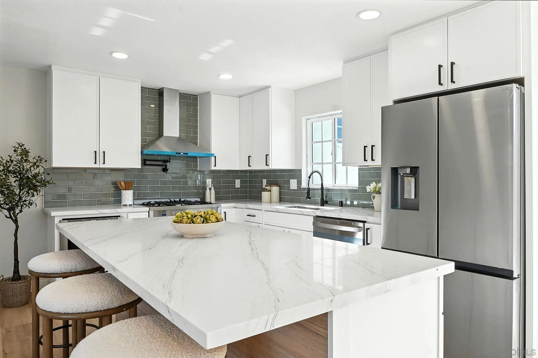 https://cdn.realtyfeed.com/cdn/127/250038059/1e5bded9d3f2f02bc4051b917c4a5a0f.webp