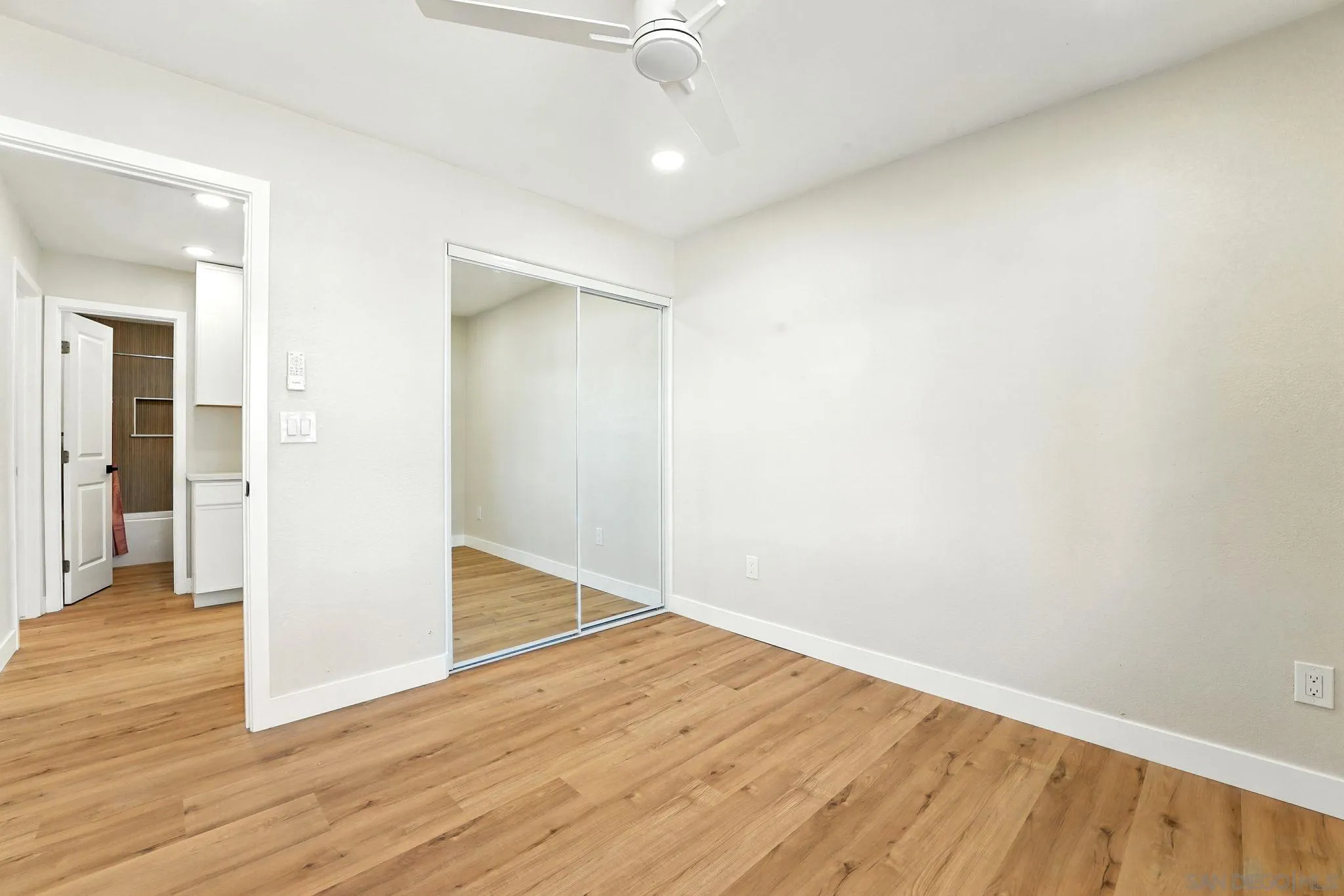 https://cdn.realtyfeed.com/cdn/127/250038059/3ae550c9f9e59d65830e5e1ba64bbb46.webp