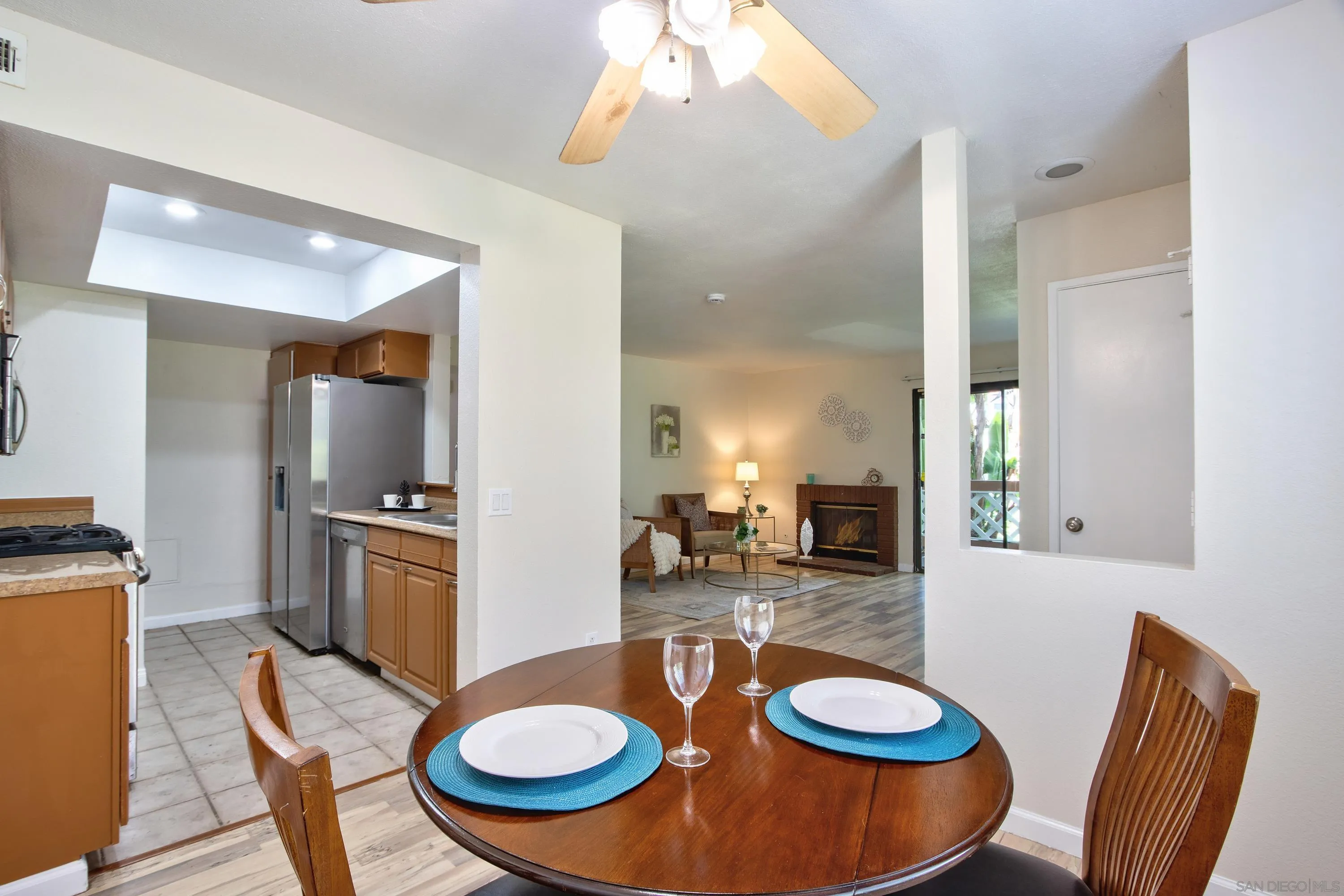 https://cdn.realtyfeed.com/cdn/127/250038060/4fa77284cc172191481152b572832745.webp