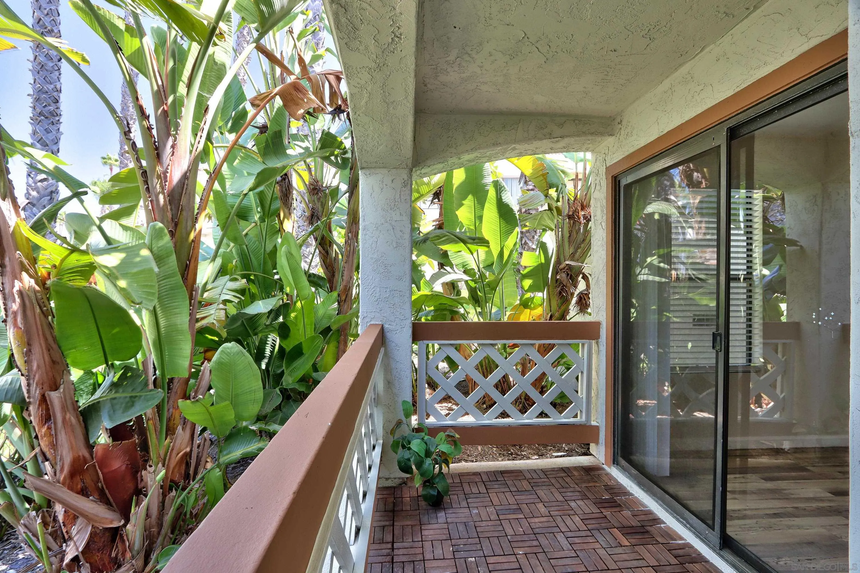 https://cdn.realtyfeed.com/cdn/127/250038060/86f0ed2a360848dba2ae09bbb4ccf7f0.webp