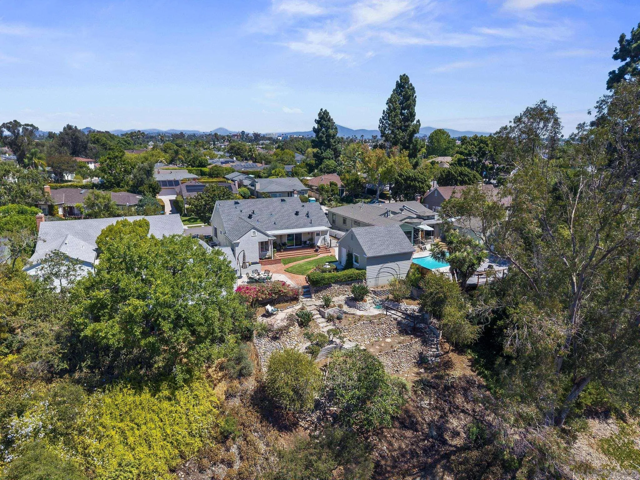 https://cdn.realtyfeed.com/cdn/127/250038061/178929f34d23b6cf40706c26037063c8.webp