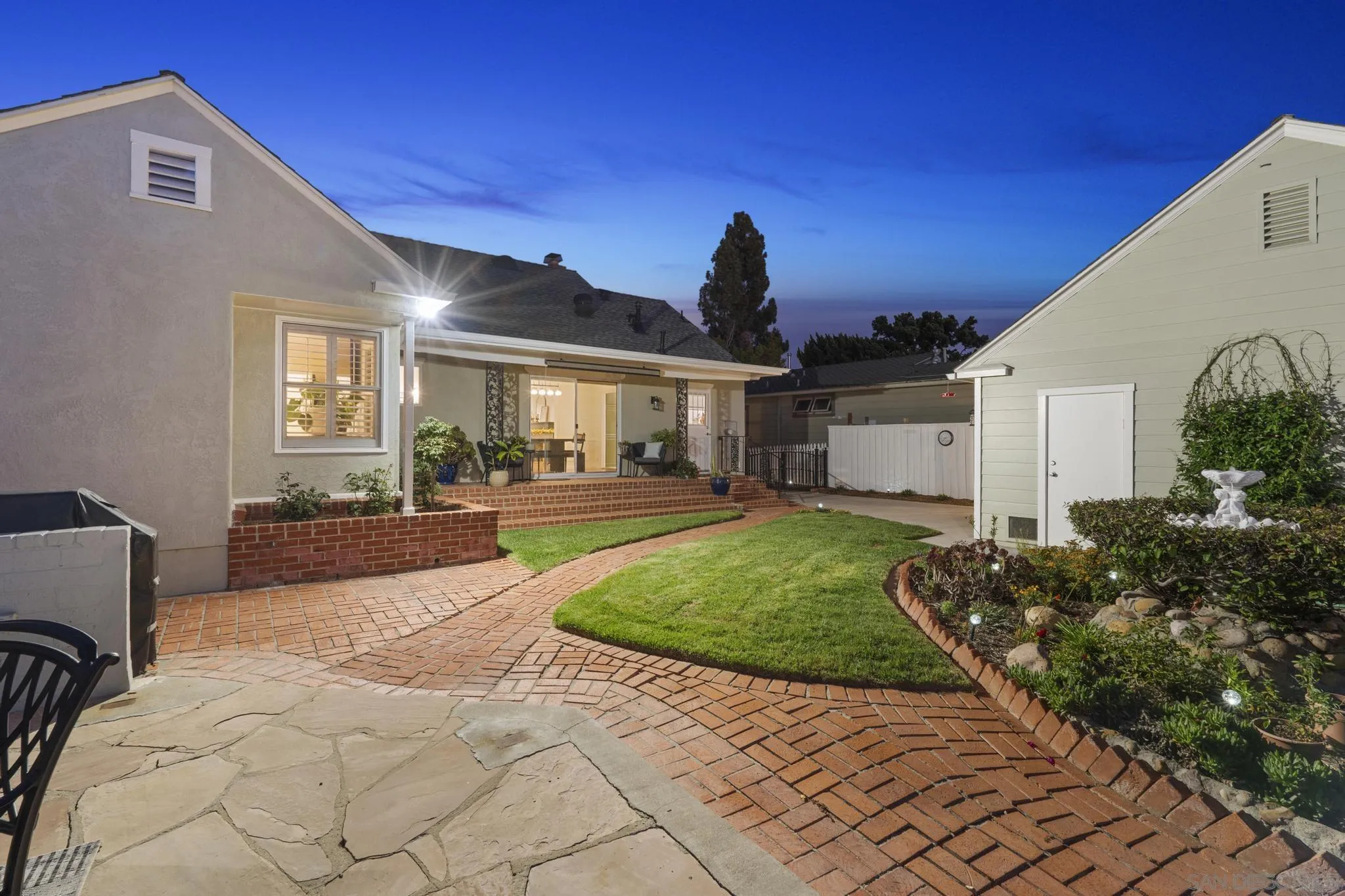 https://cdn.realtyfeed.com/cdn/127/250038061/525b89ea221abf630053c6a569431b06.webp